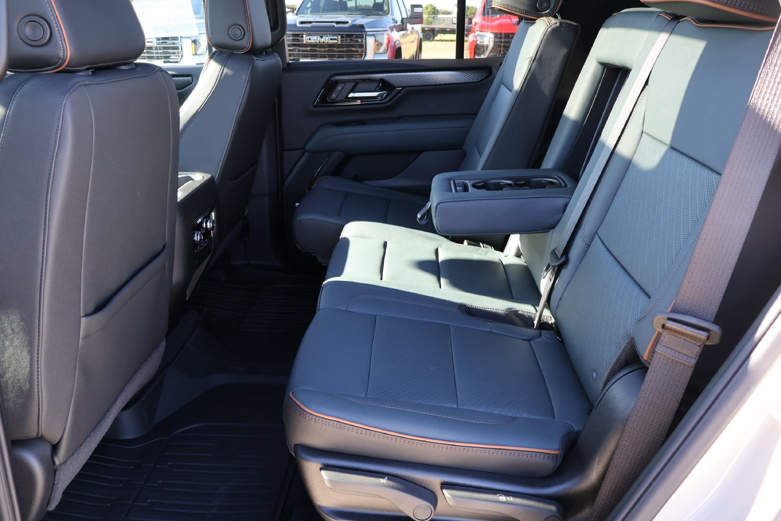 2027 GMC Yukon AT4 - Photo 20