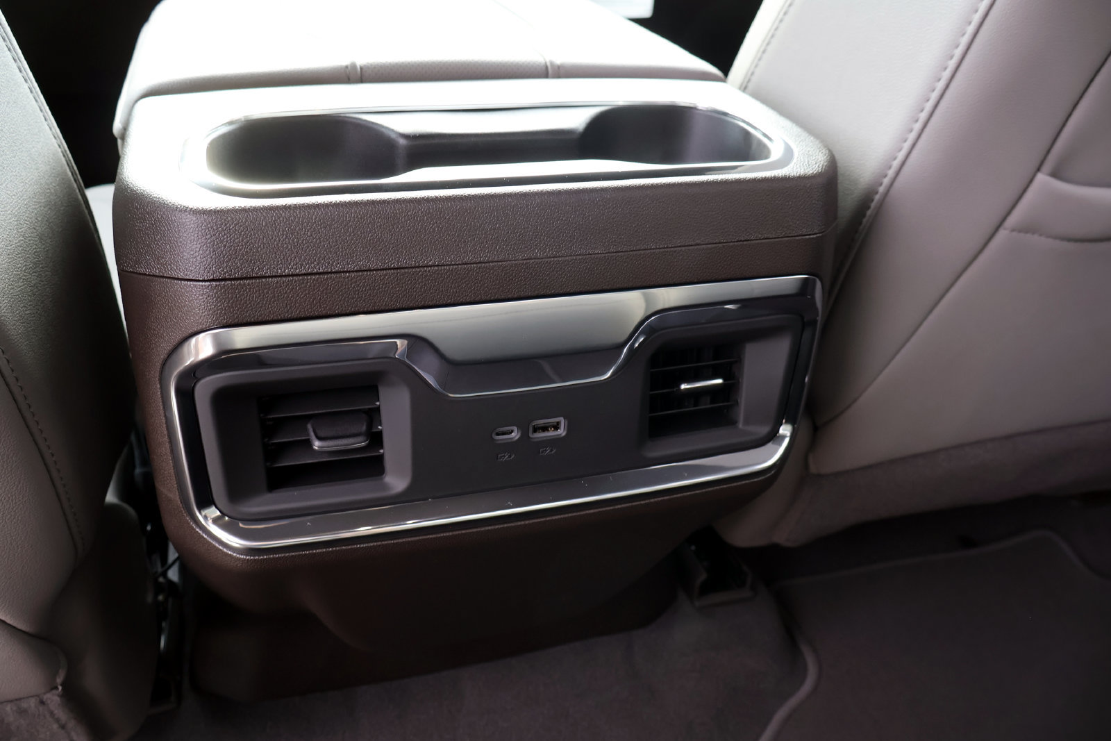 2026 GMC Sierra 1500 SLT - Photo 19