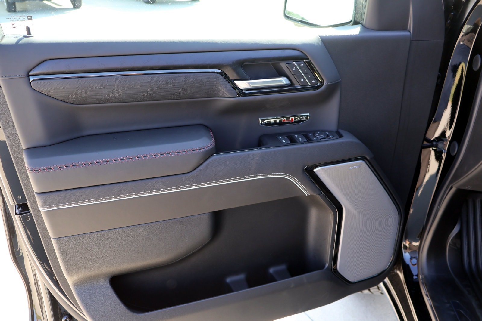 2026 GMC Sierra 1500 AT4X - Photo 9