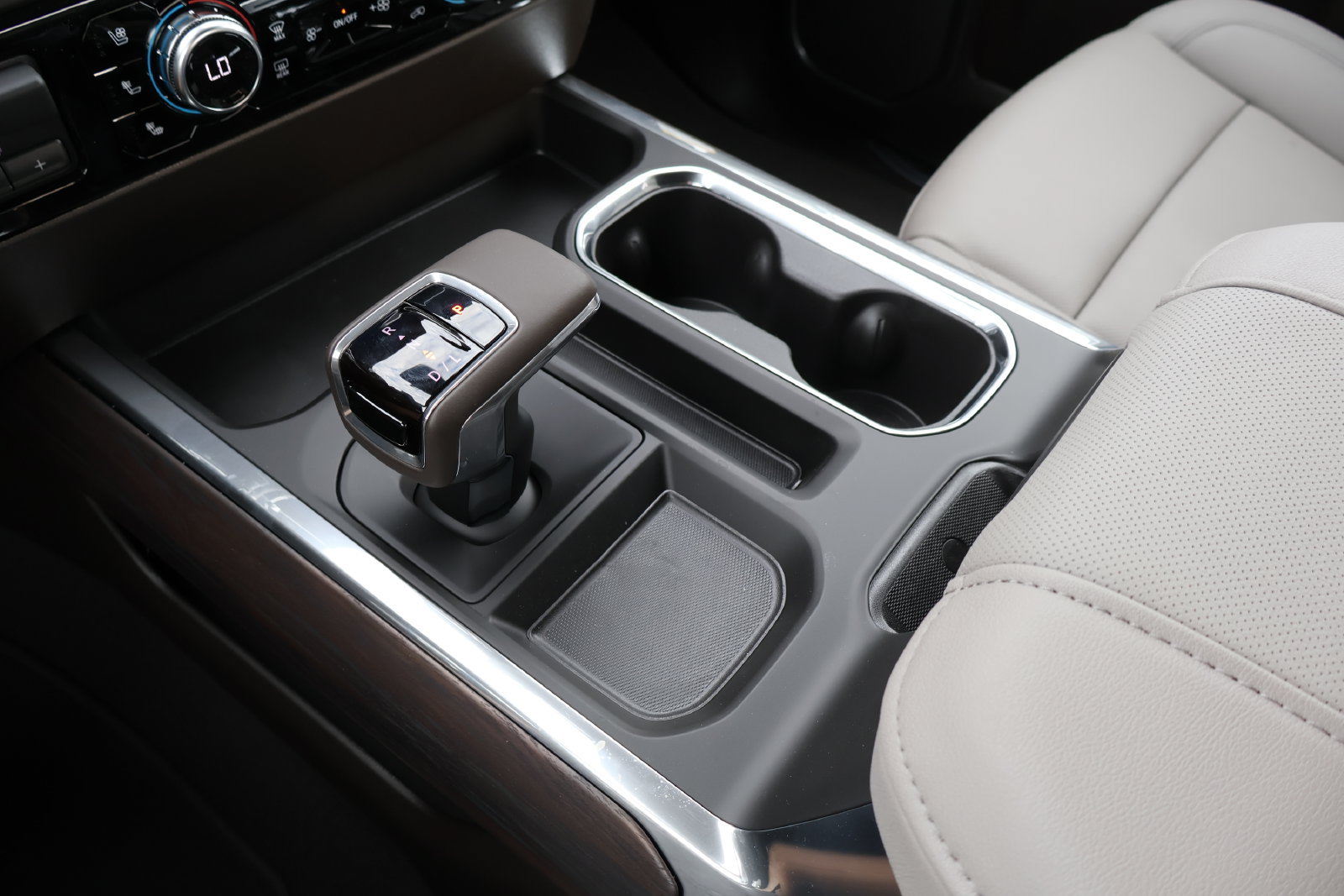 2026 GMC Sierra 1500 SLT - Photo 31