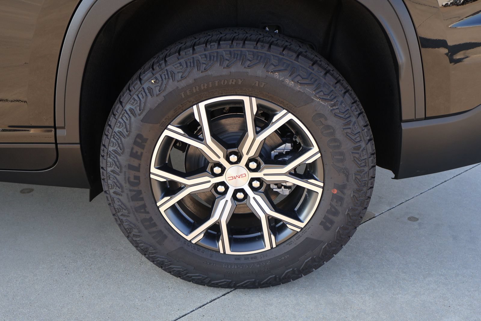 2026 GMC Acadia AT4 - Photo 6