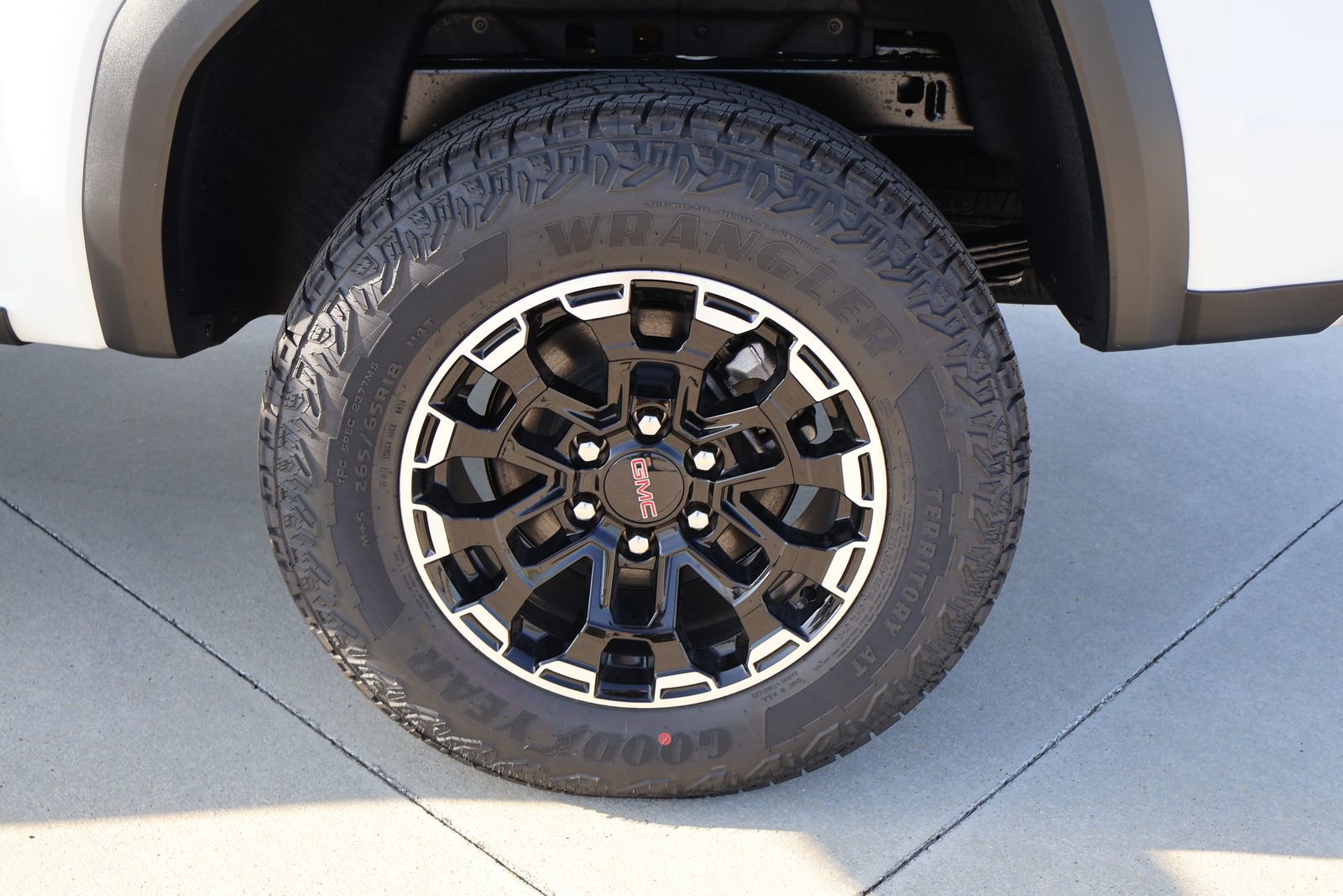 2026 GMC Canyon AT4 - Photo 6
