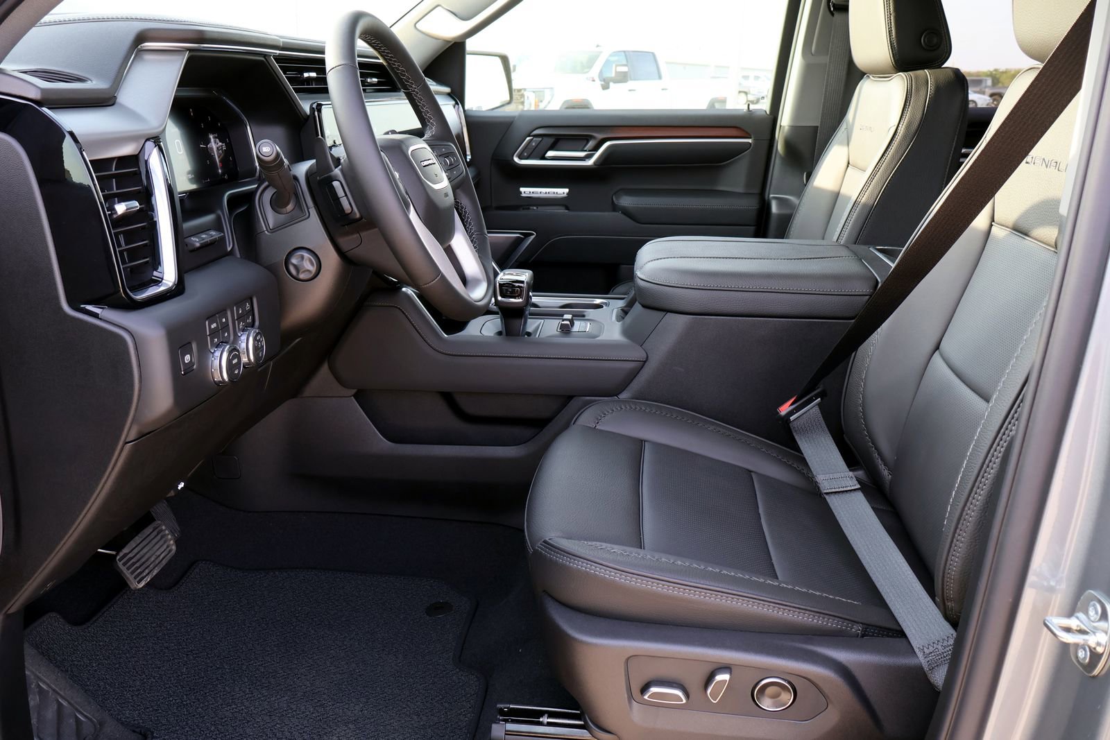 2026 GMC Sierra 1500 Denali - Photo 10