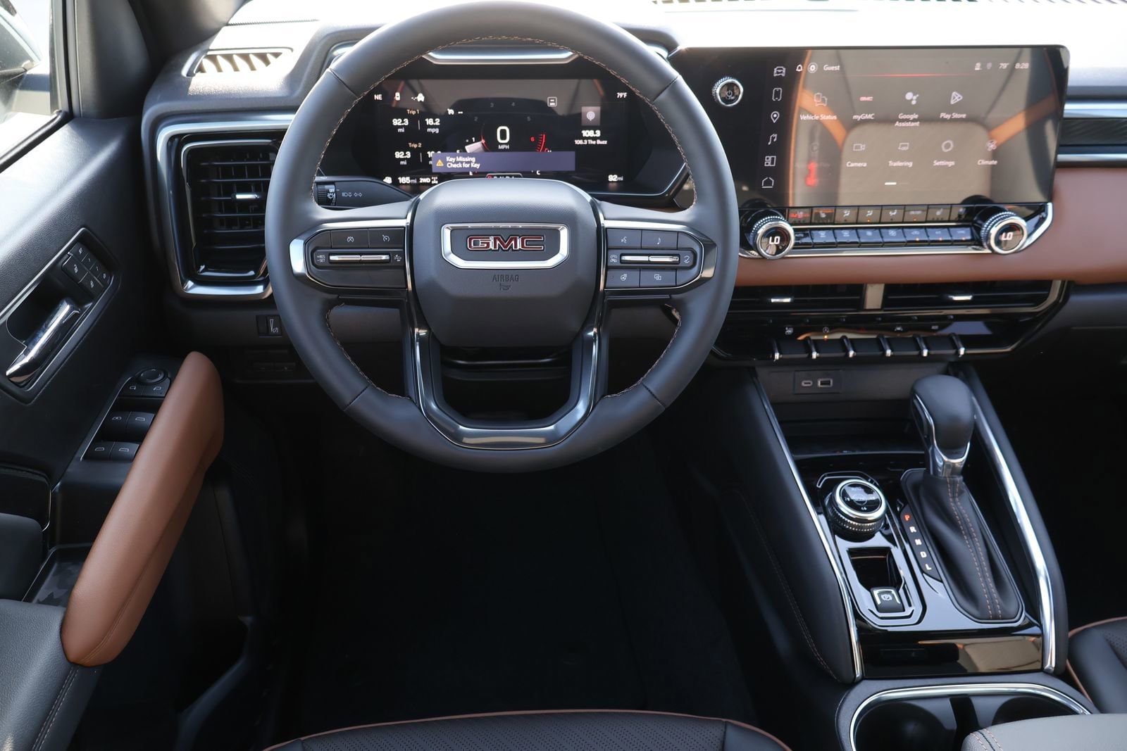 2026 GMC Canyon AT4 - Photo 8