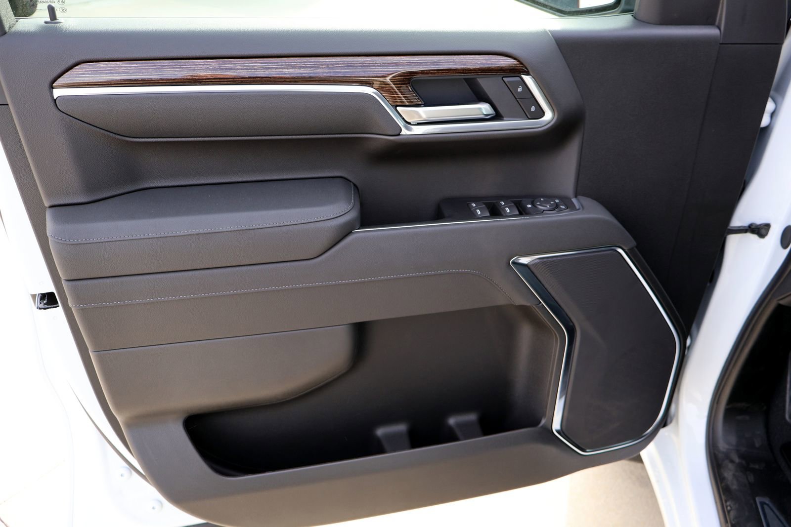 2026 GMC Sierra 1500 SLE - Photo 9