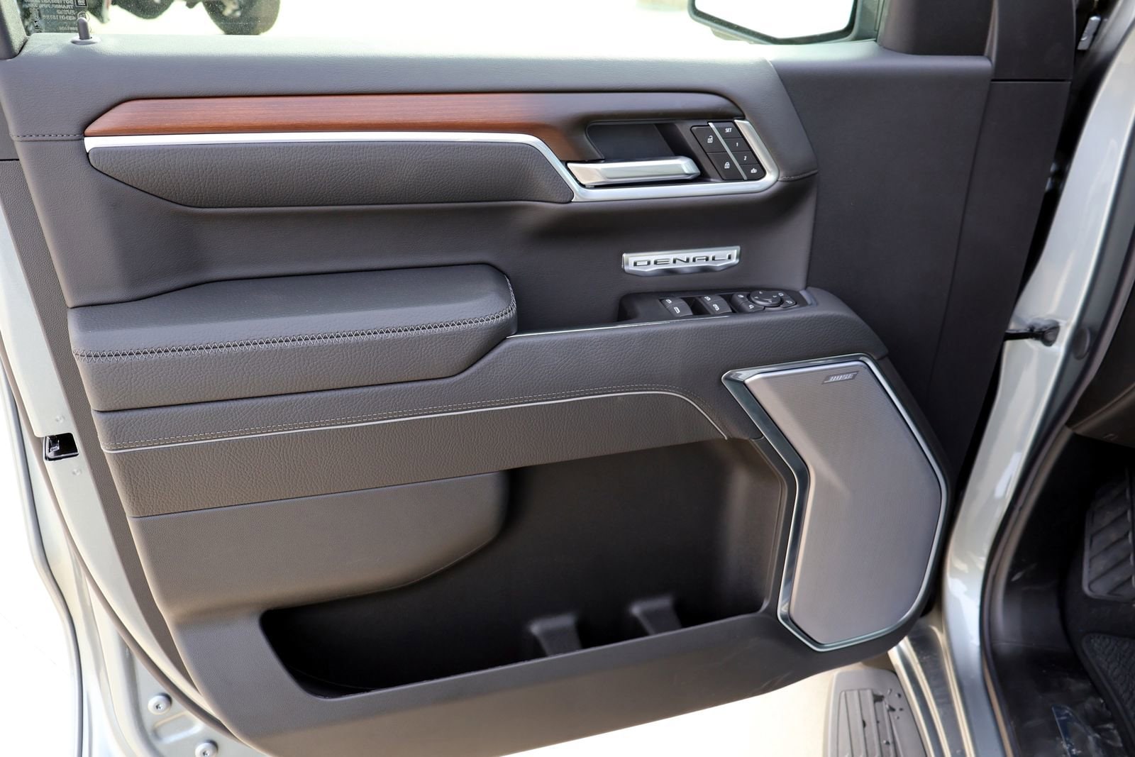 2026 GMC Sierra 1500 Denali - Photo 9