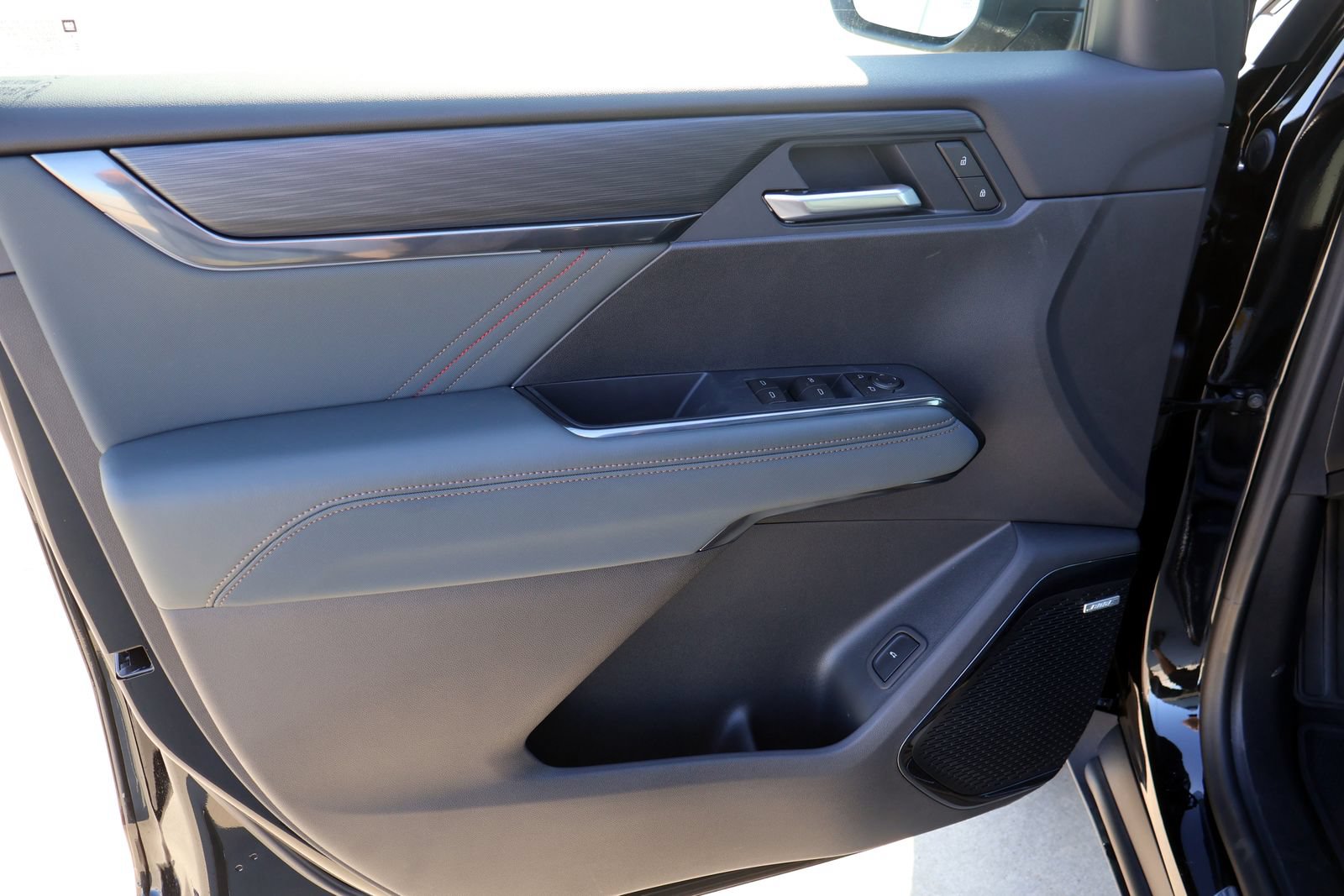 2026 GMC Acadia AT4 - Photo 10
