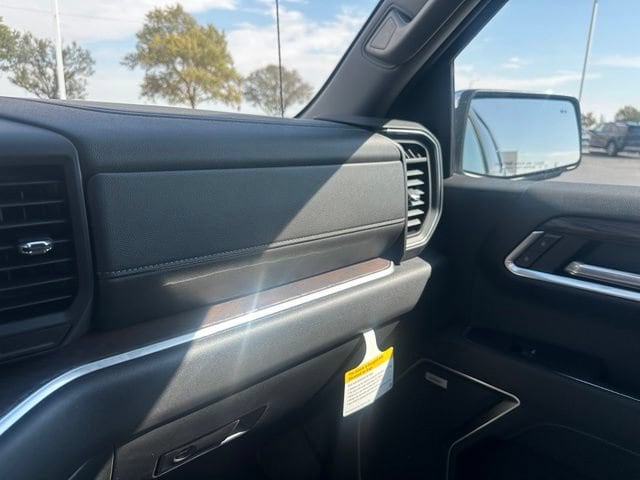 2026 GMC Sierra 1500 SLT - Photo 22