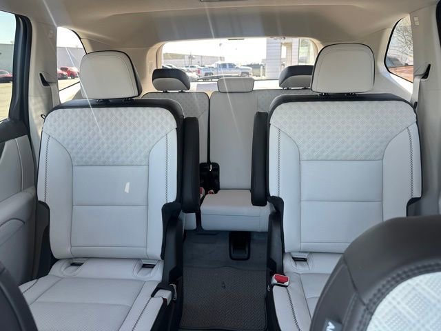 2026 GMC Acadia Denali - Photo 35