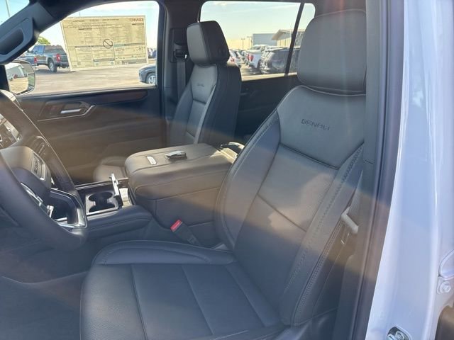 2026 GMC Yukon XL Denali - Photo 11