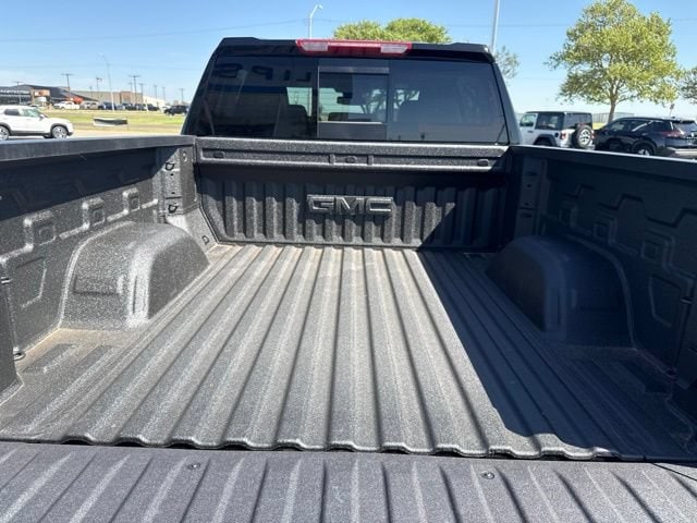 2026 GMC Sierra 1500 SLT - Photo 9