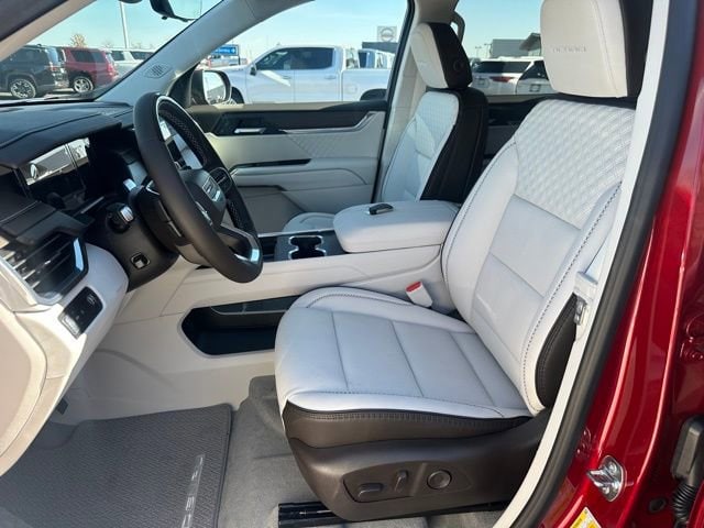 2026 GMC Acadia Denali - Photo 9