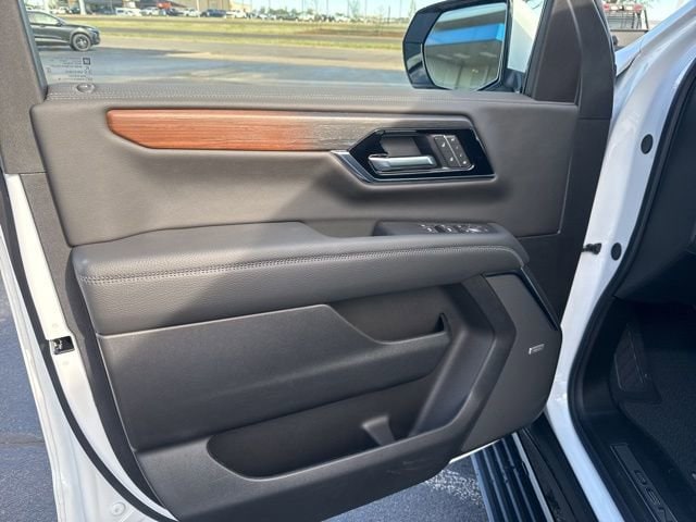 2026 GMC Yukon XL Denali - Photo 12
