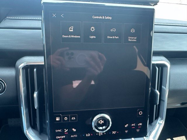 2026 GMC Acadia Elevation - Photo 17