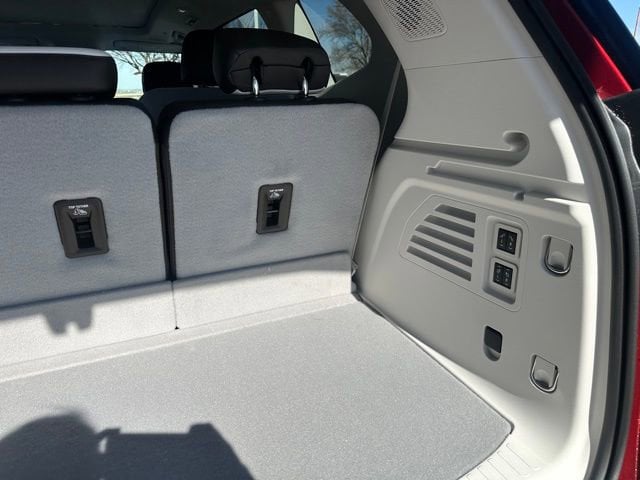 2026 GMC Acadia Denali - Photo 38