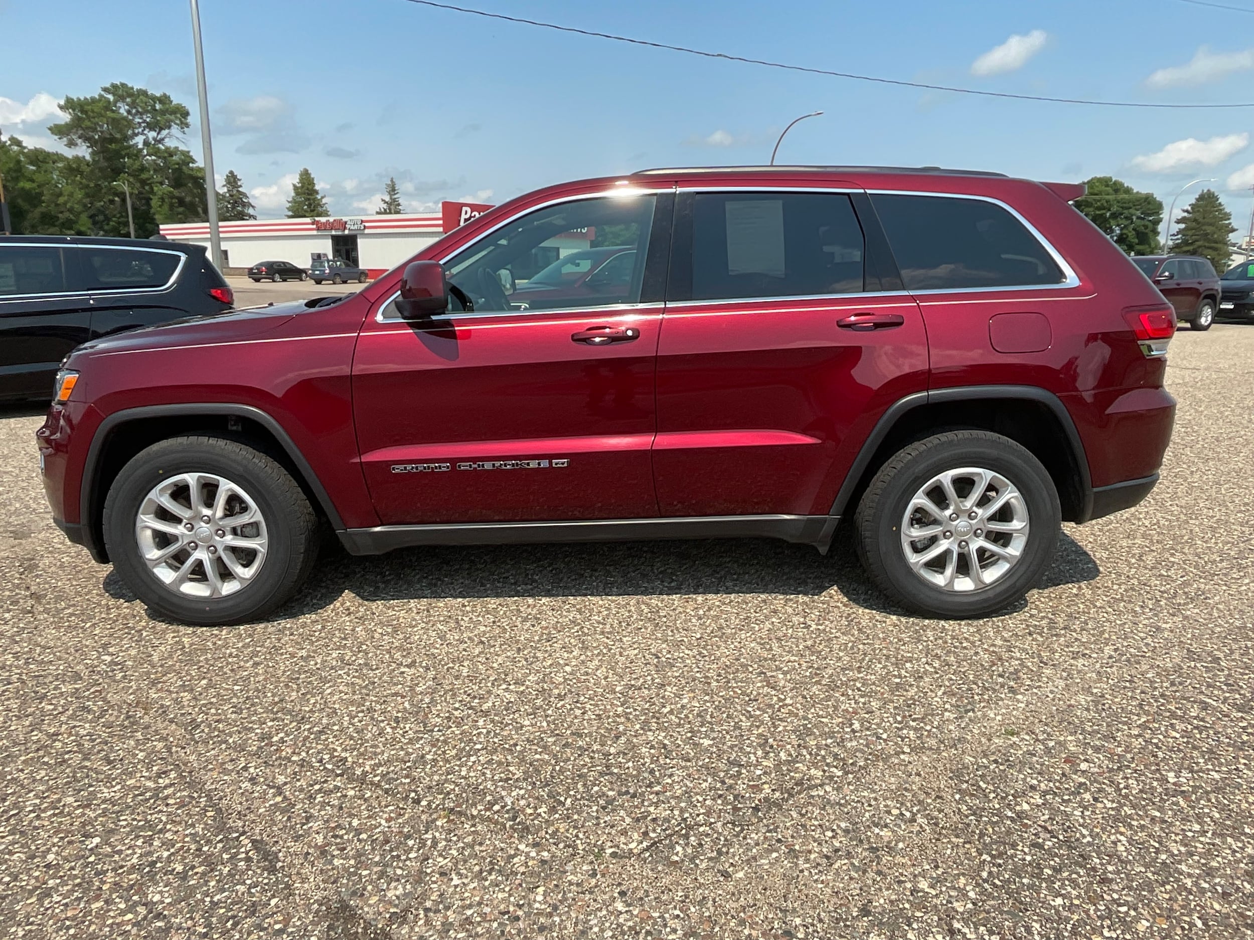 Used 2022 Jeep Grand Cherokee WK Laredo E with VIN 1C4RJFAG6NC139848 for sale in Litchfield, Minnesota
