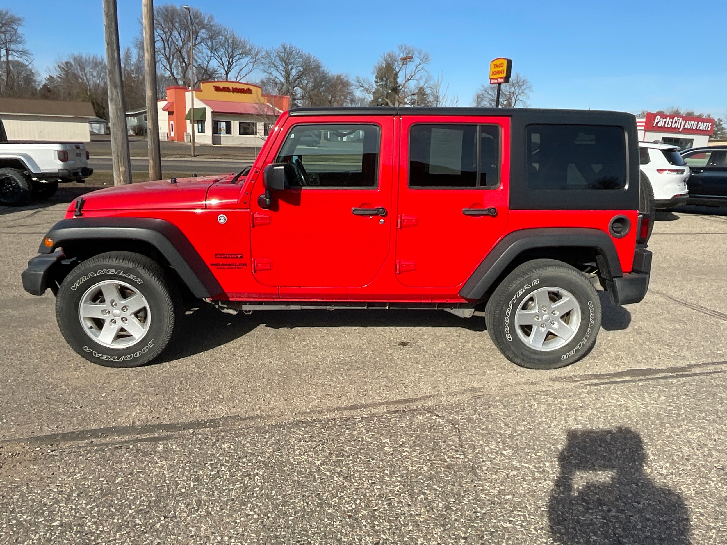 Used 2016 Jeep Wrangler Unlimited Sport S with VIN 1C4HJWDG5GL258579 for sale in Litchfield, Minnesota