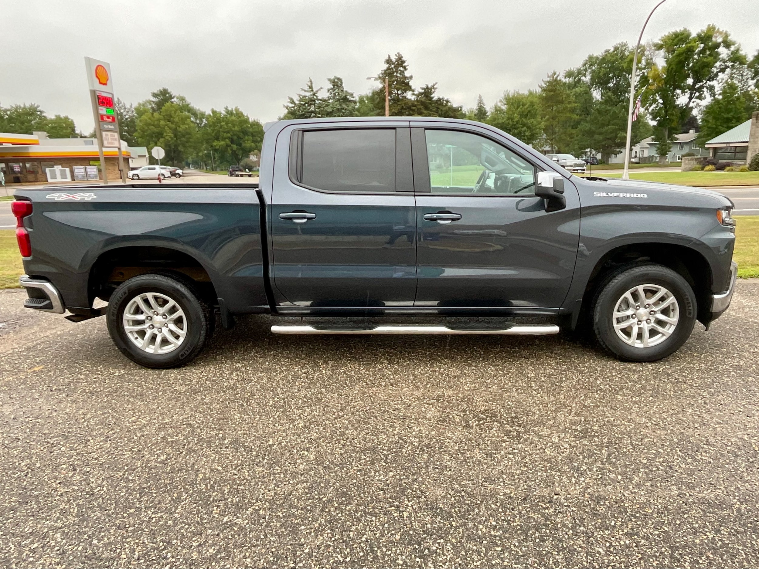 Used 2022 Chevrolet Silverado 1500 Limited LT with VIN 1GCUYDED8NZ169179 for sale in Litchfield, Minnesota