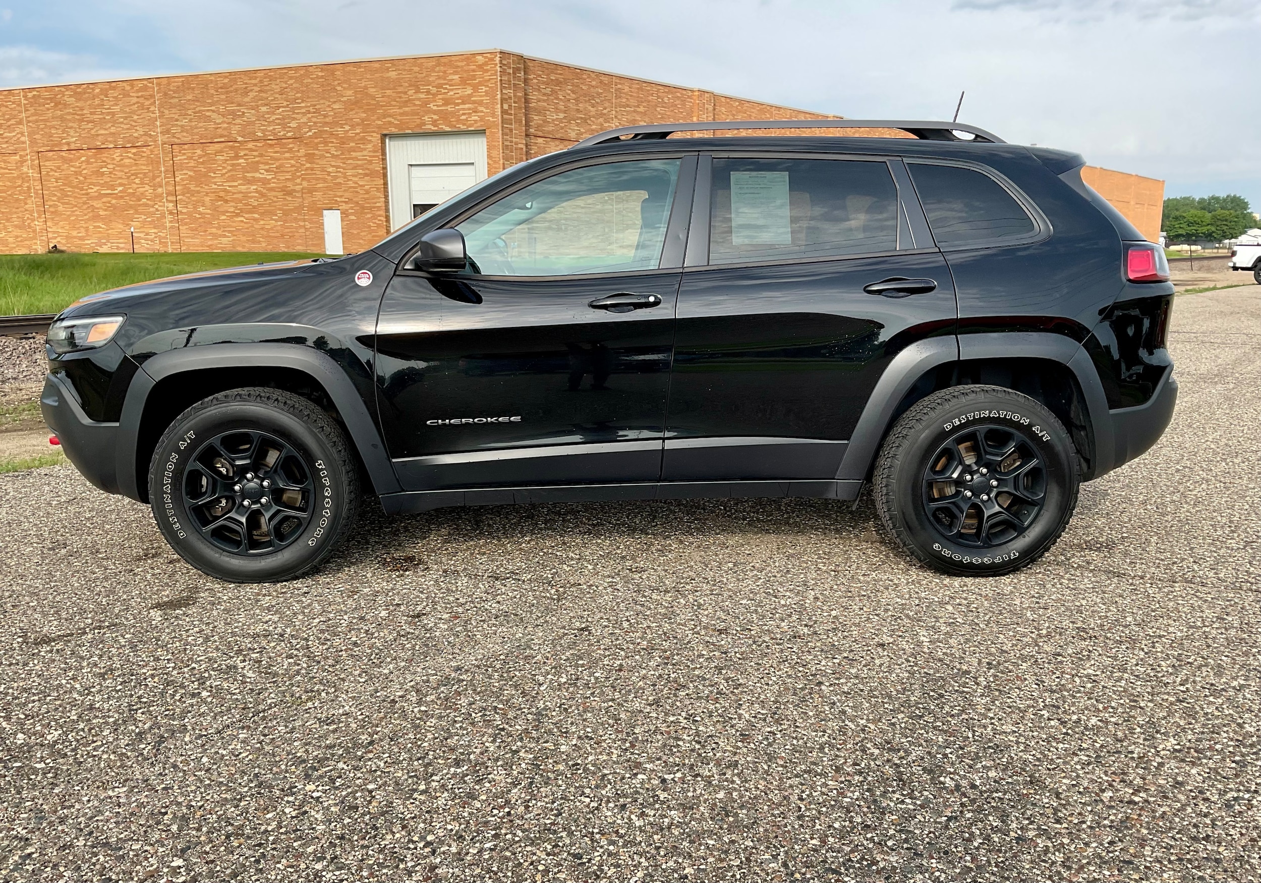 Used 2020 Jeep Cherokee Trailhawk with VIN 1C4PJMBX1LD519360 for sale in Litchfield, Minnesota