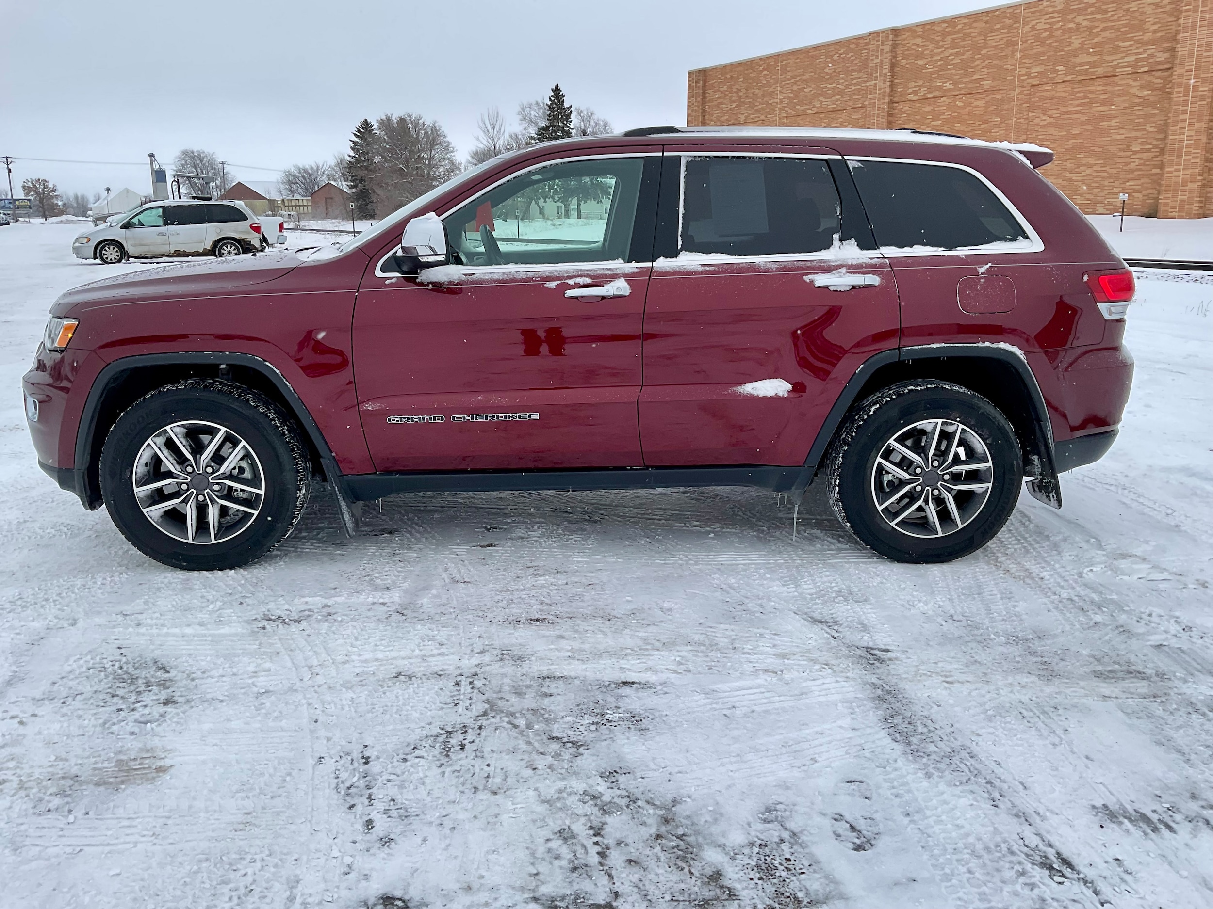 Used 2021 Jeep Grand Cherokee Limited with VIN 1C4RJFBG8MC648949 for sale in Litchfield, Minnesota