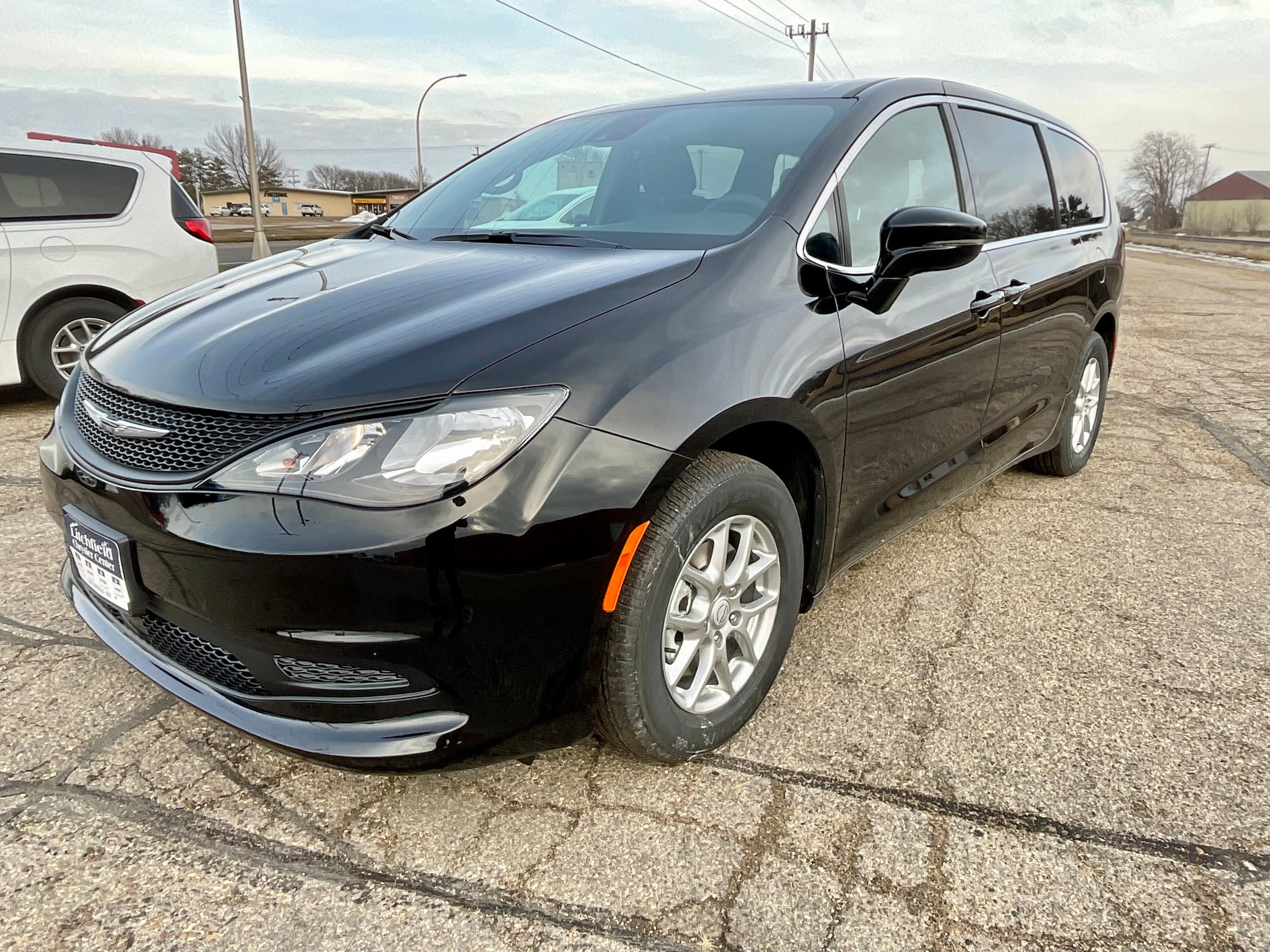 2026 Chrysler Voyager LX's photo