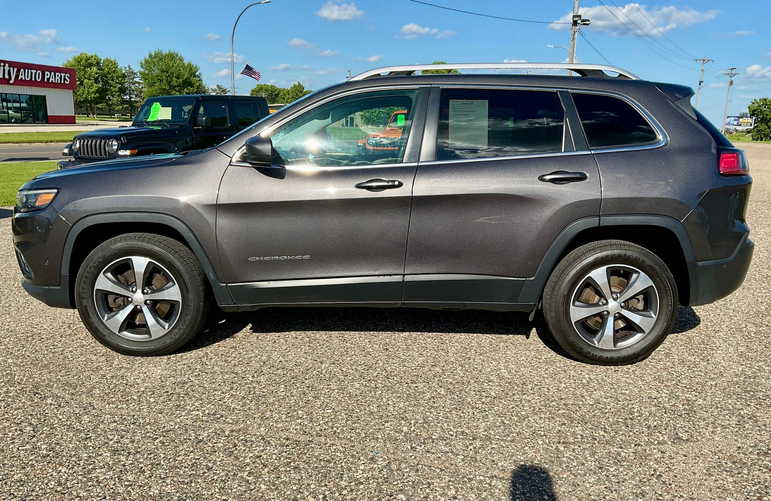 Used 2019 Jeep Cherokee Limited with VIN 1C4PJMDN8KD179425 for sale in Litchfield, Minnesota