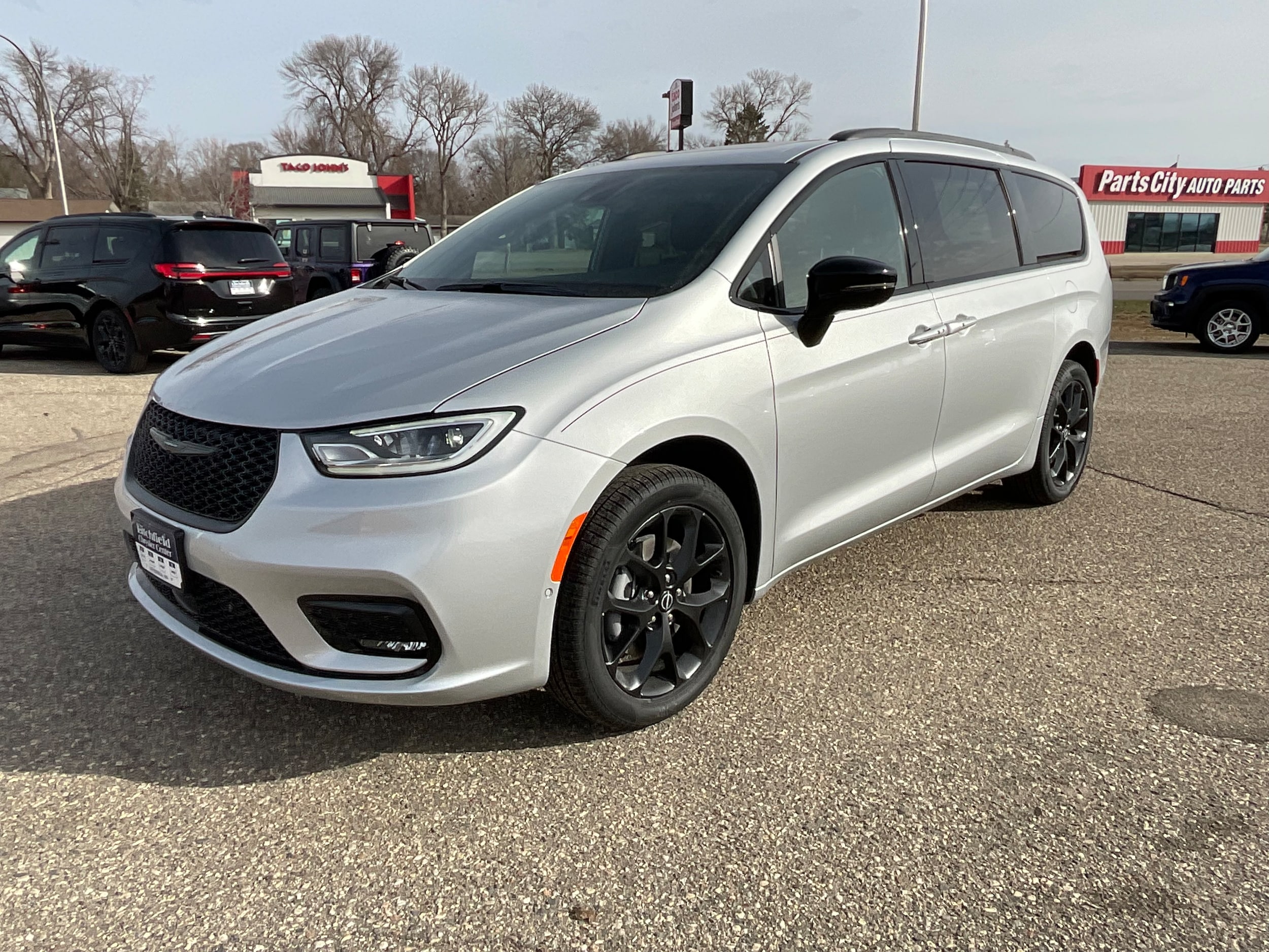 2026 Chrysler Pacifica Limited AWD's photo