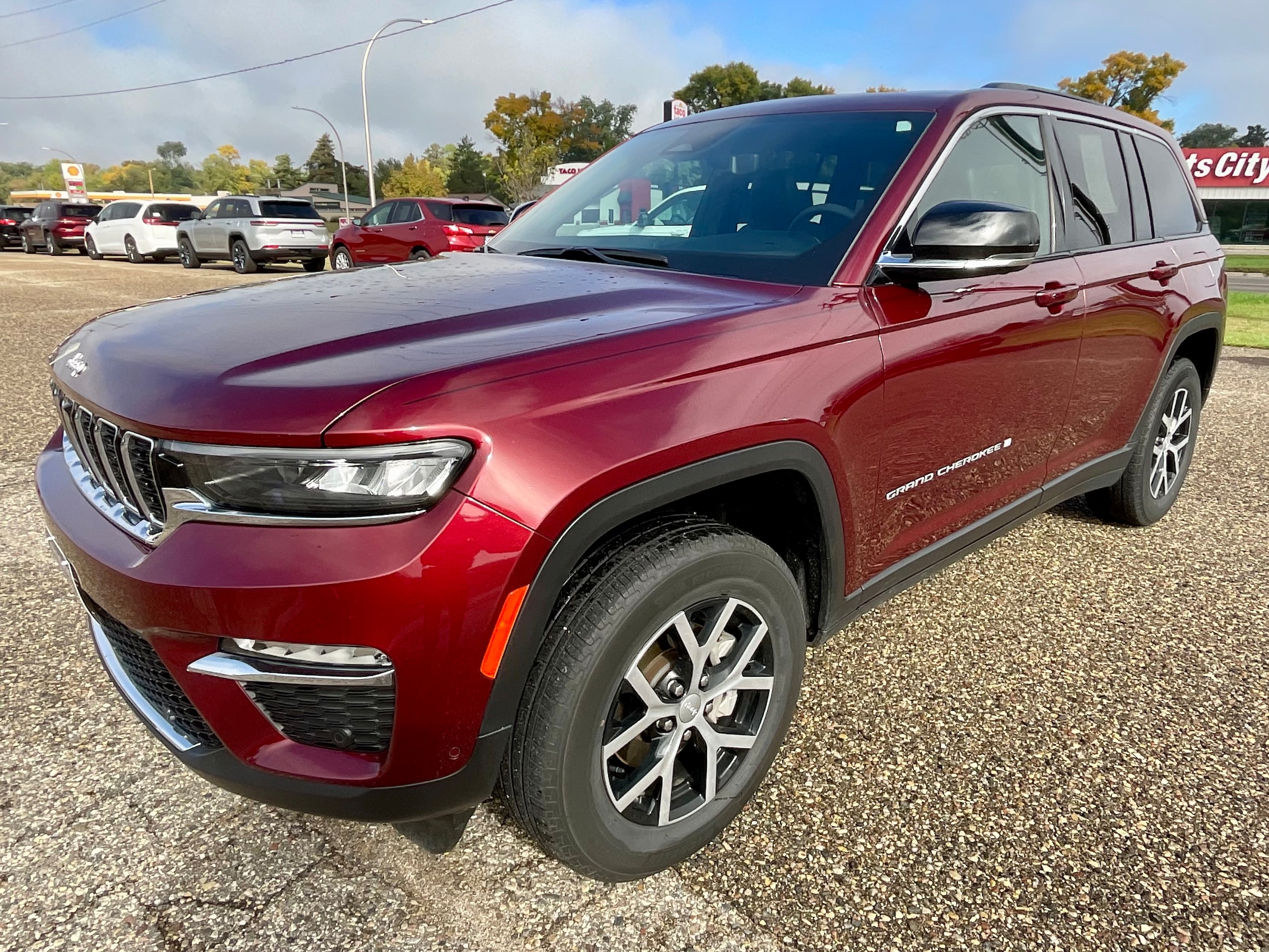 Used 2024 Jeep Grand Cherokee Limited with VIN 1C4RJHBG5R8576422 for sale in Litchfield, Minnesota