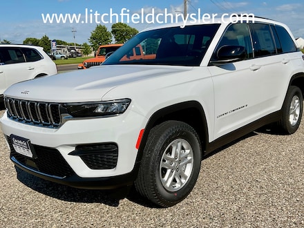 2025 Jeep Grand Cherokee LAREDO 4X4 6200LB TOW PKG $37255 Sport Utility