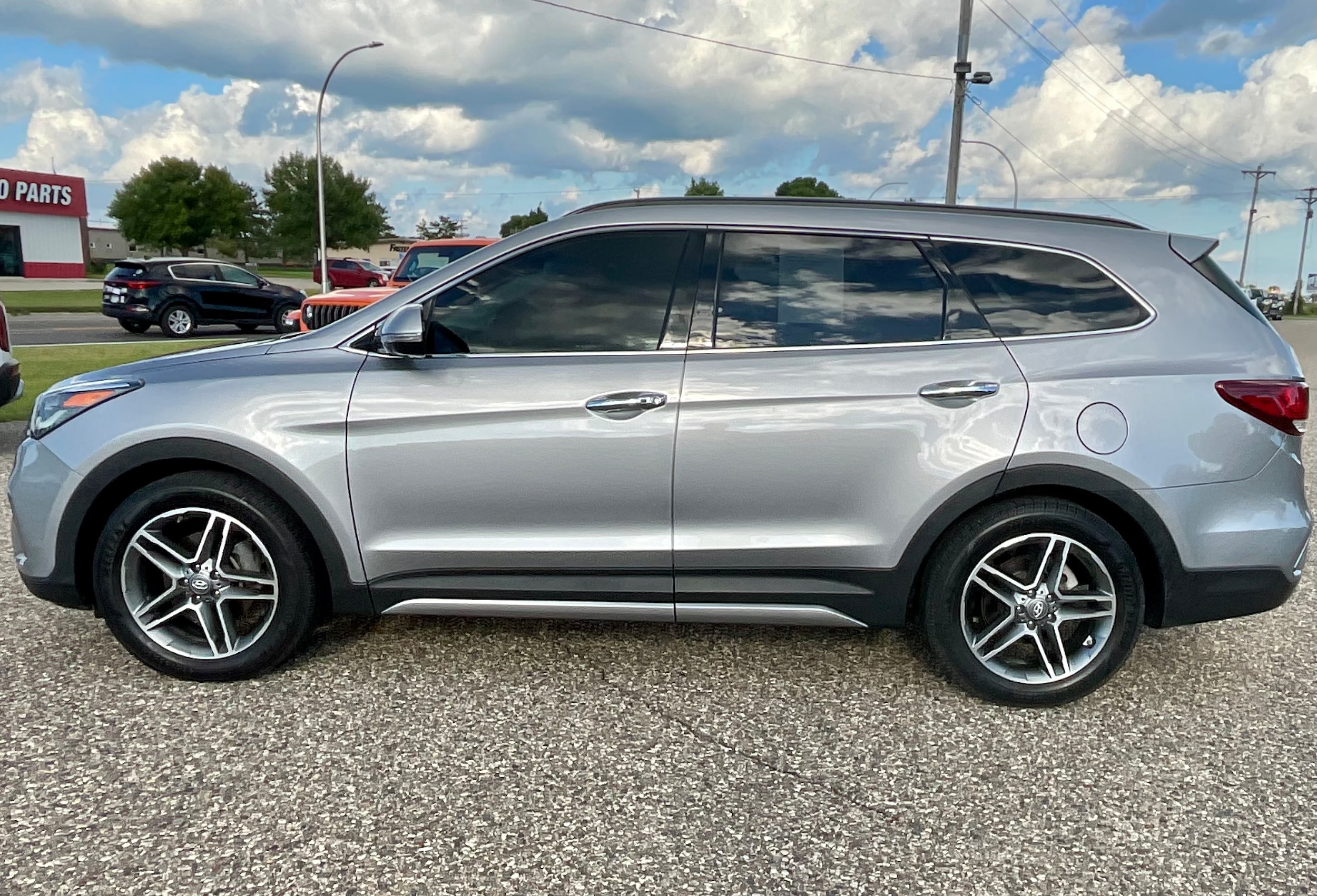 Used 2018 Hyundai Santa Fe Limited Ultimate with VIN KM8SRDHF3JU292201 for sale in Litchfield, Minnesota