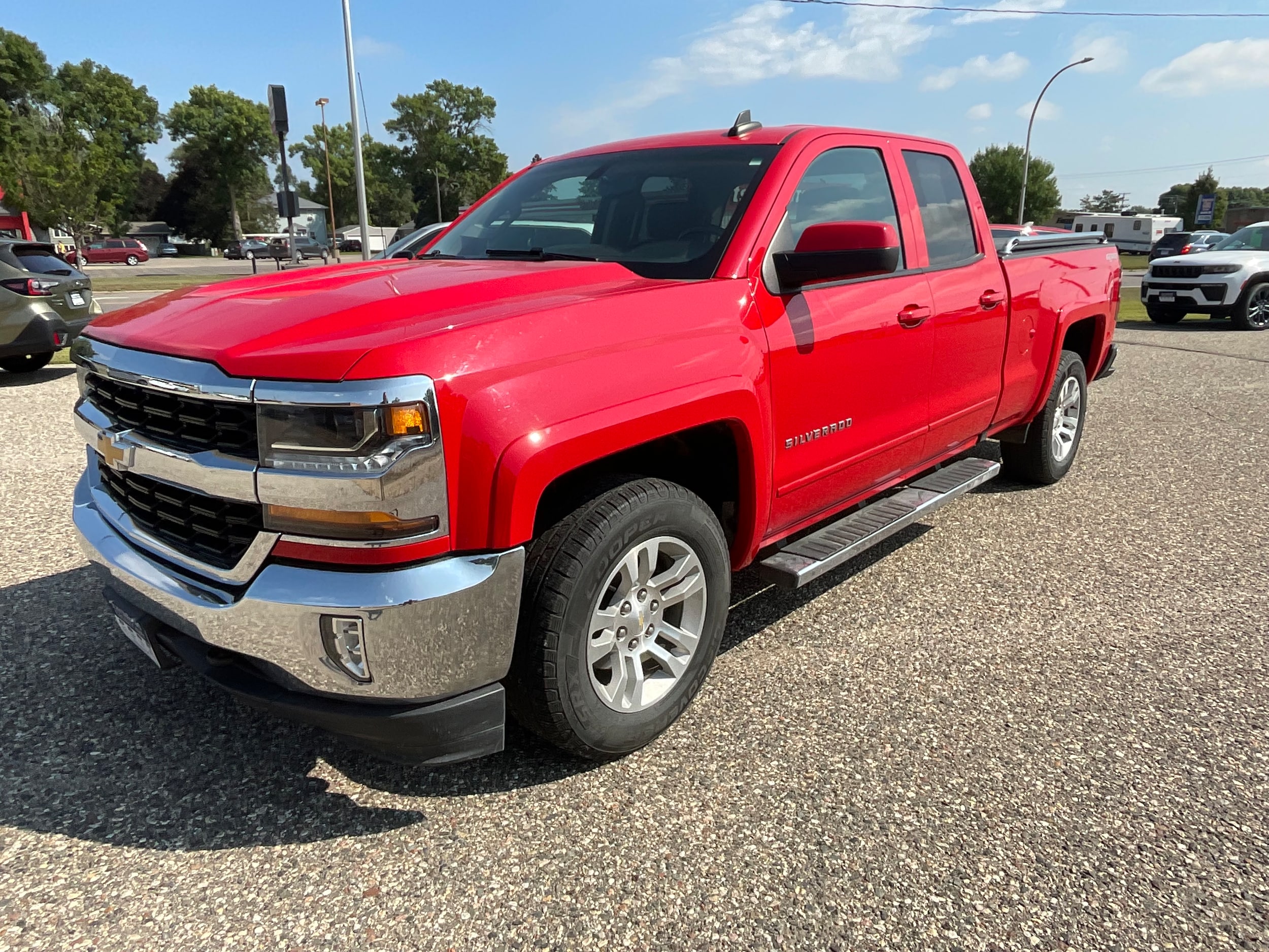 Used 2017 Chevrolet Silverado 1500 LT with VIN 1GCVKREC5HZ396991 for sale in Litchfield, Minnesota