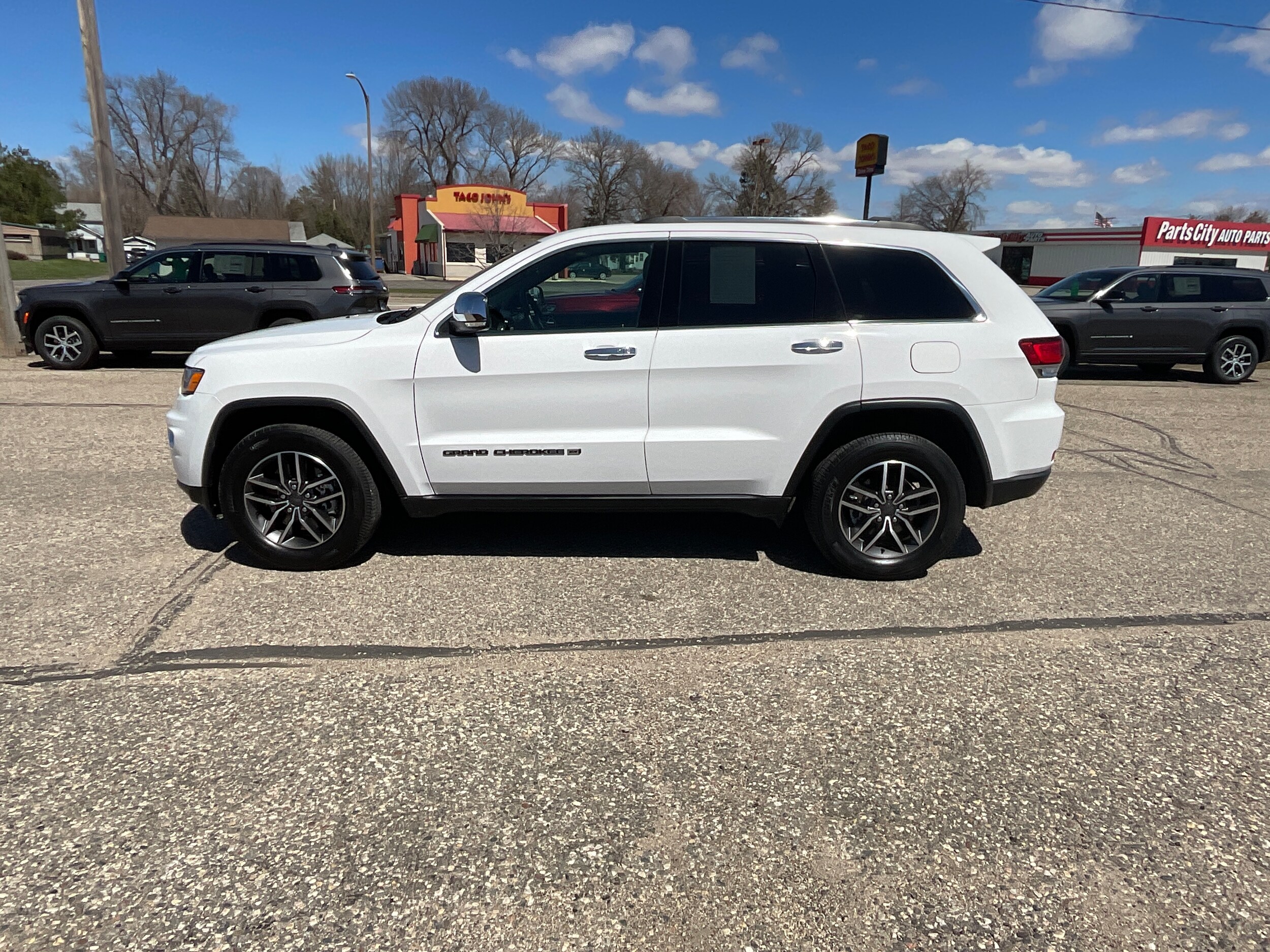 Used 2022 Jeep Grand Cherokee WK Limited with VIN 1C4RJFBGXNC139799 for sale in Litchfield, Minnesota