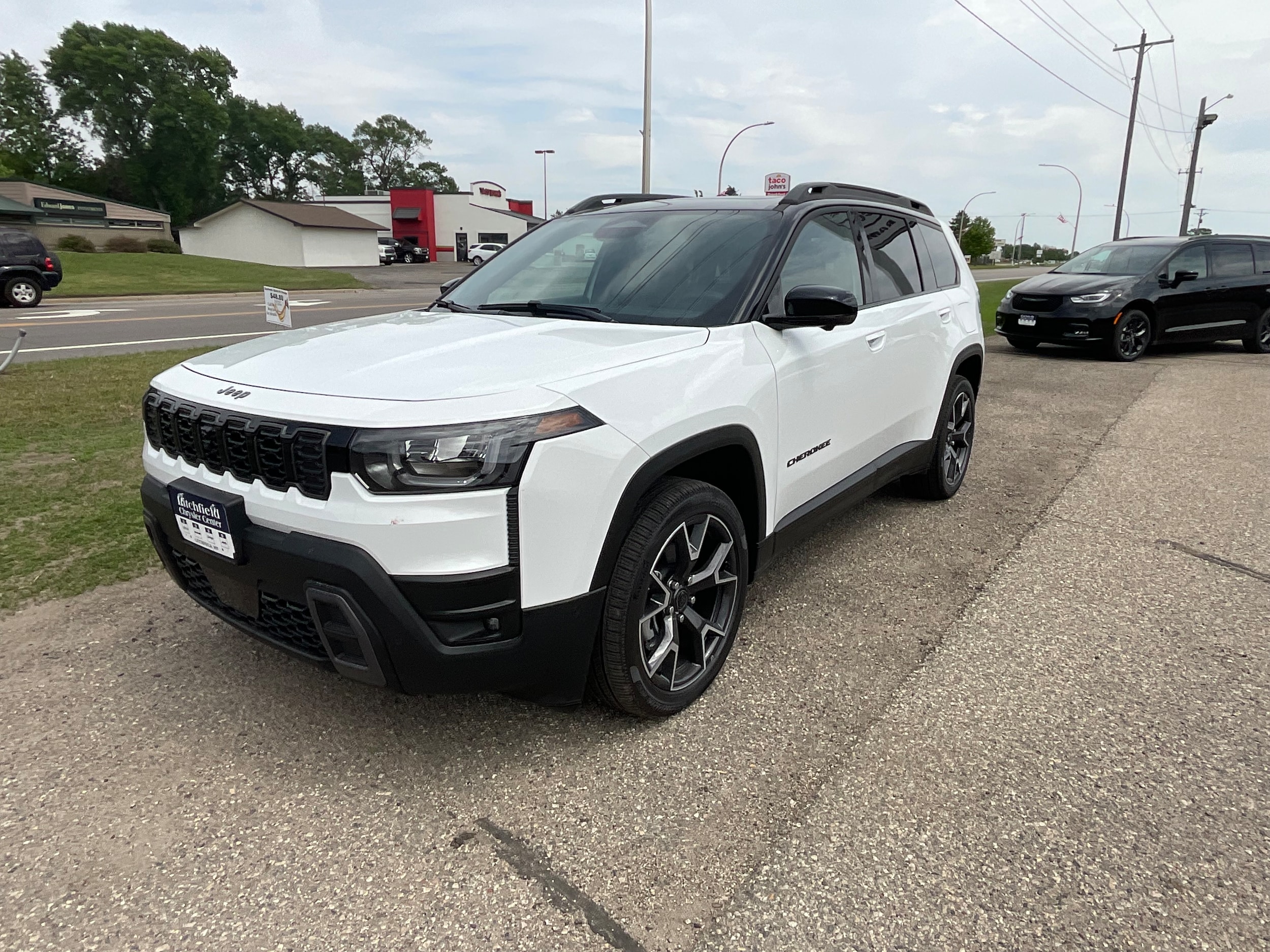 2026 Jeep Cherokee Overland HEV 4X4's photo