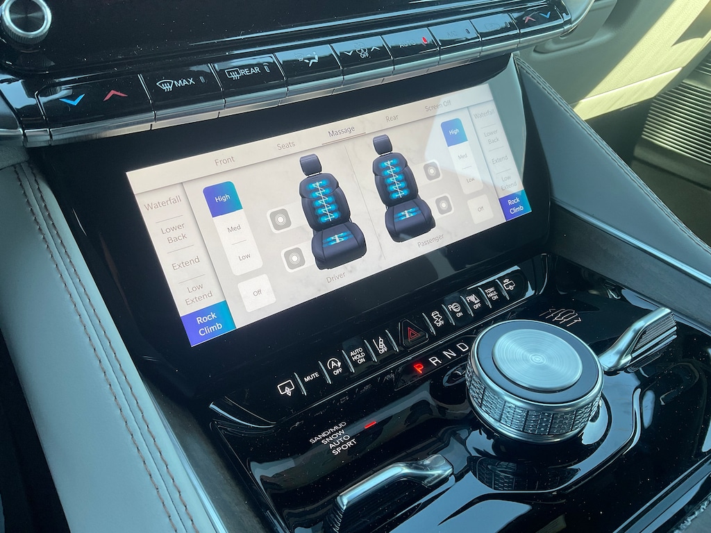 2025 Jeep Grand Wagoneer Base photo 3