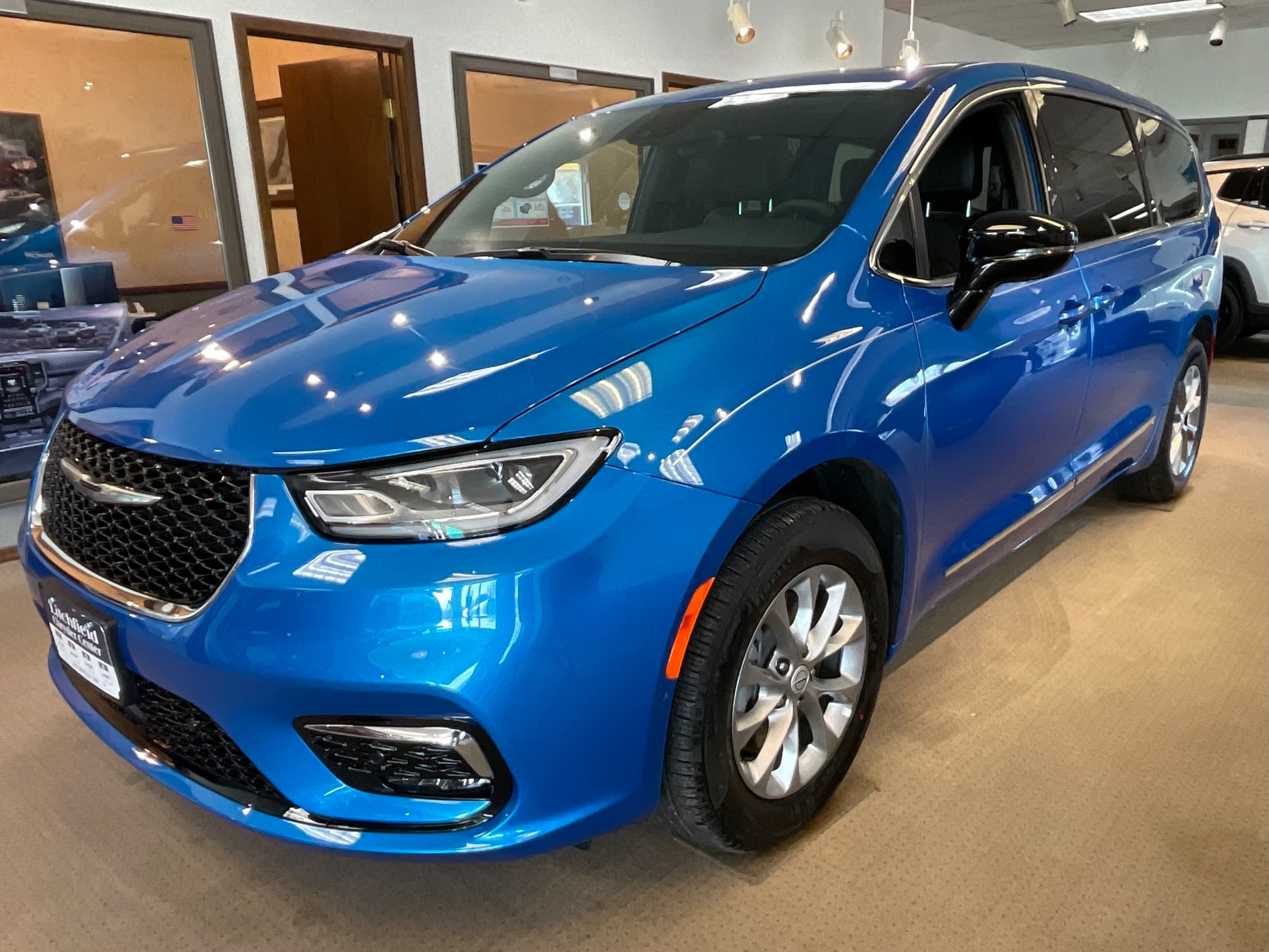 2026 Chrysler Pacifica Limited AWD's photo