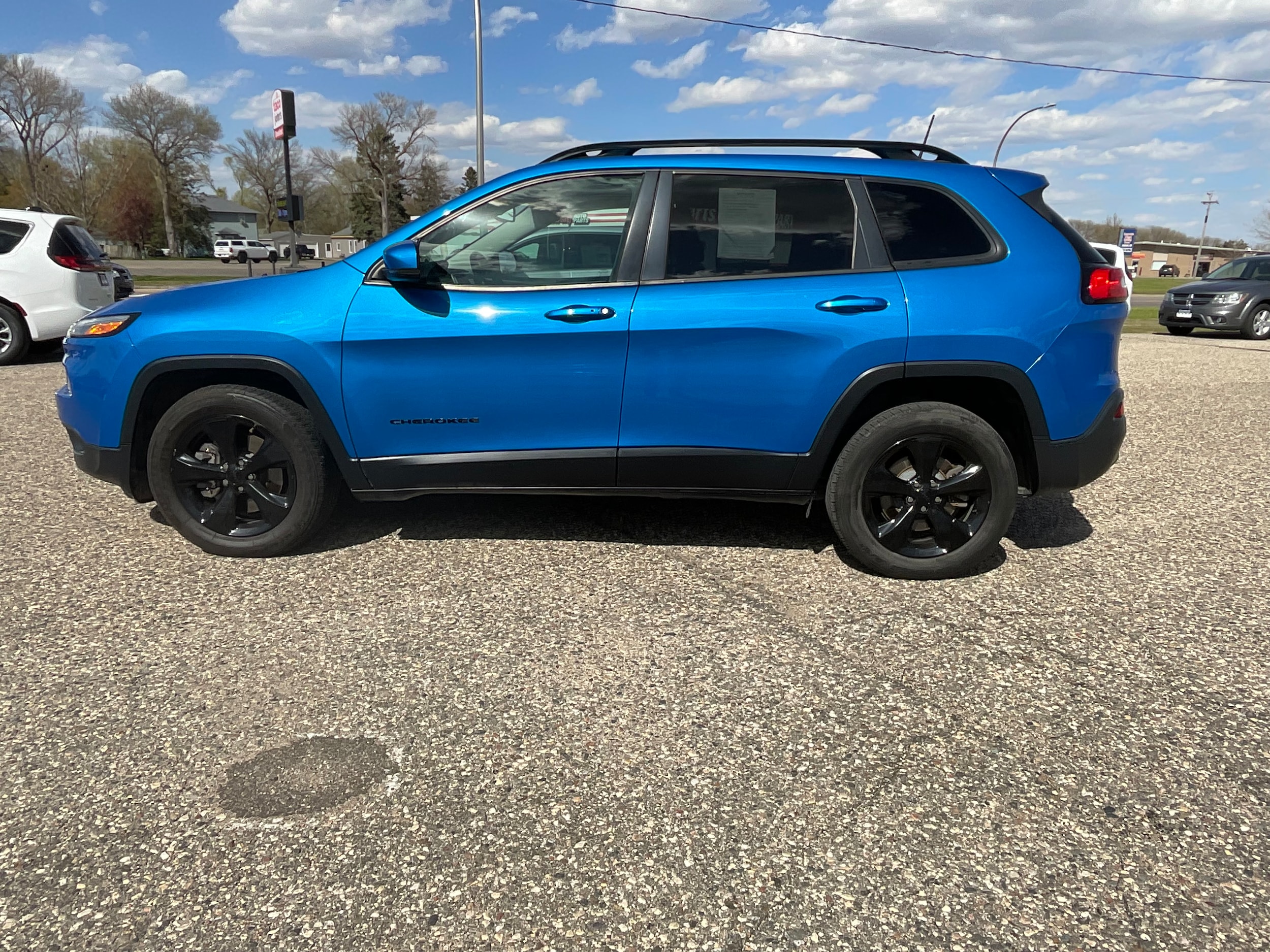 Used 2018 Jeep Cherokee Limited with VIN 1C4PJMDB4JD599851 for sale in Litchfield, Minnesota