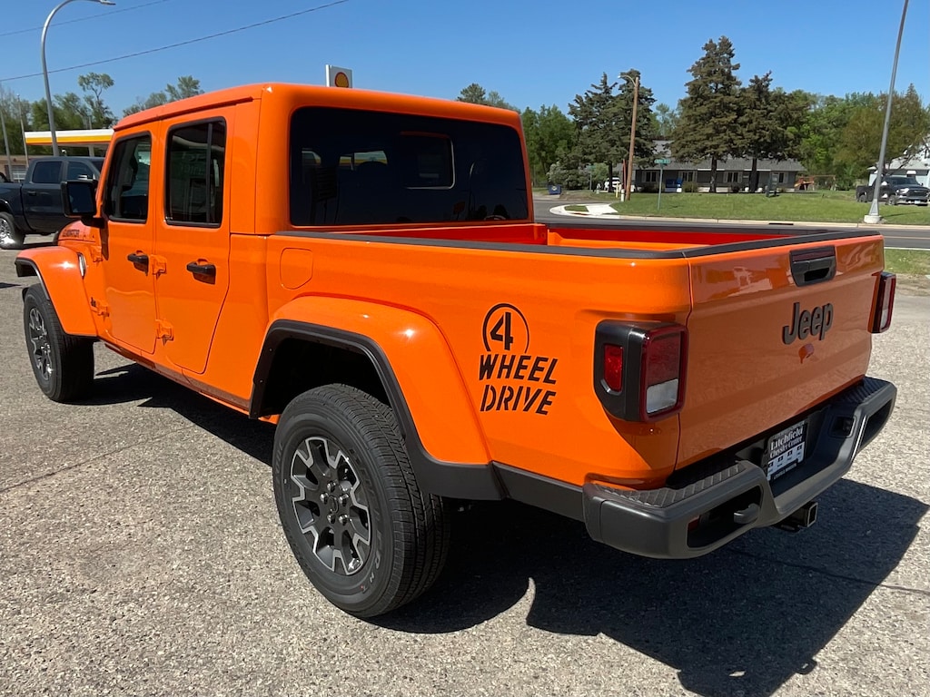 2025 Jeep Gladiator Sport photo 3