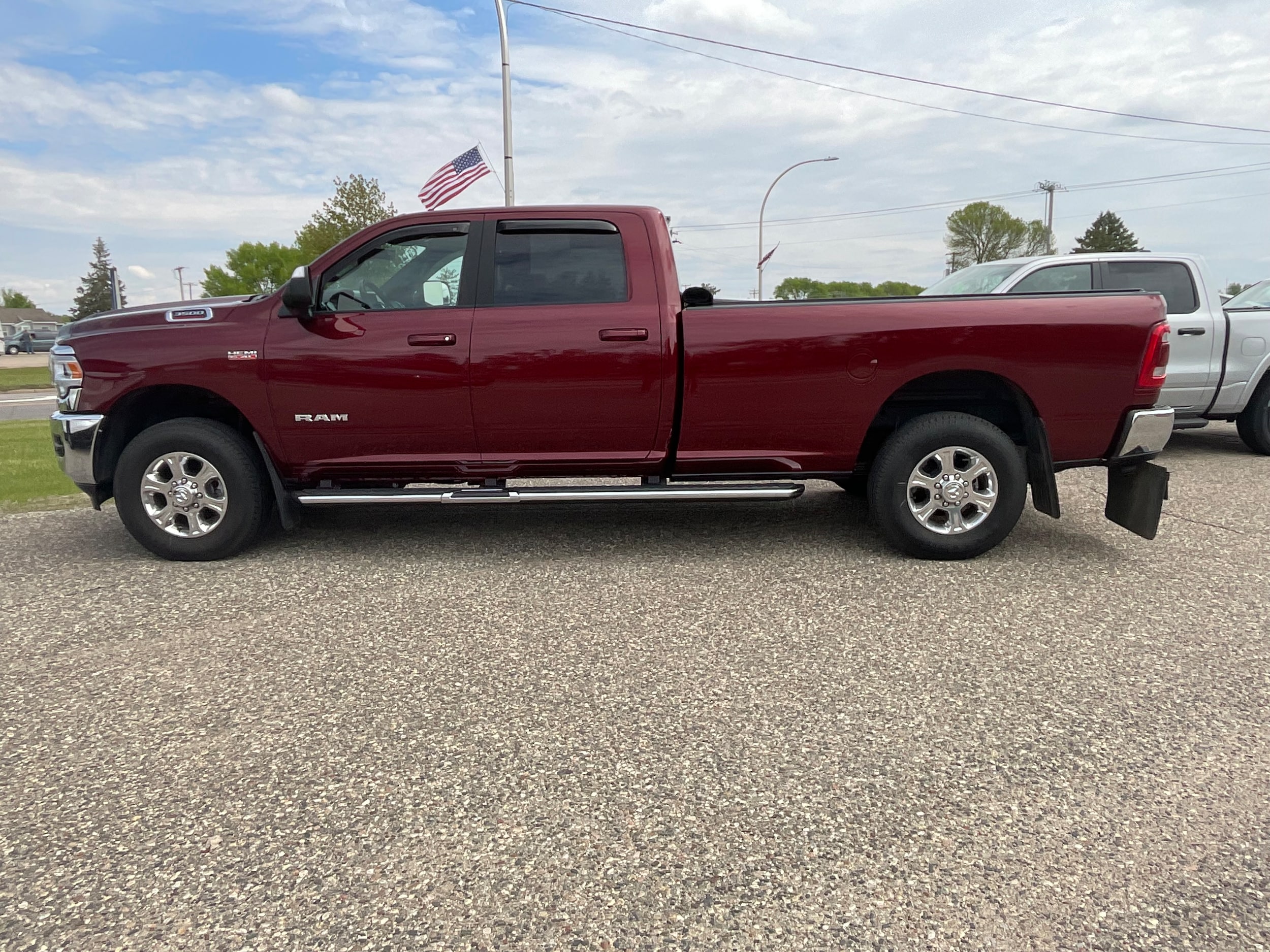 View vehicle photo 2