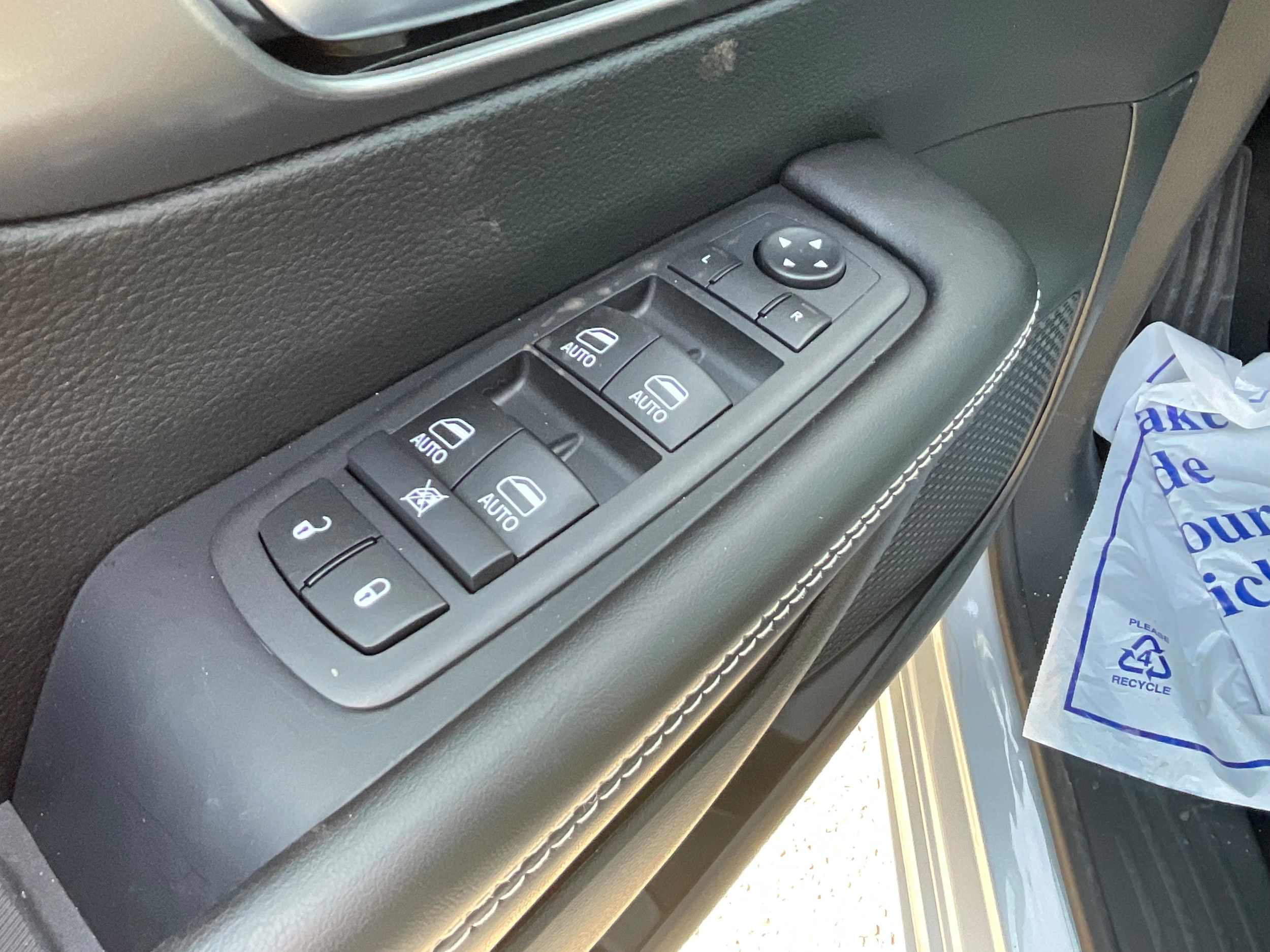 2026 Chrysler Voyager LX - Photo 30