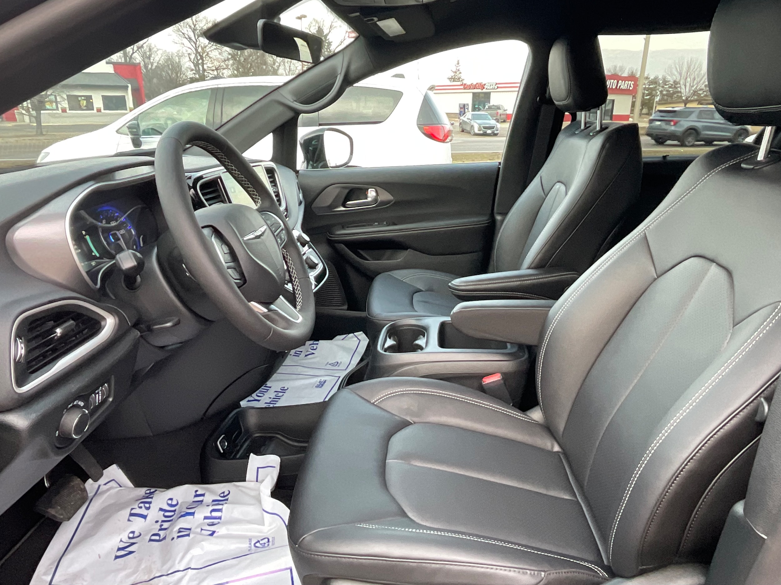 2026 Chrysler Voyager LX - Photo 13