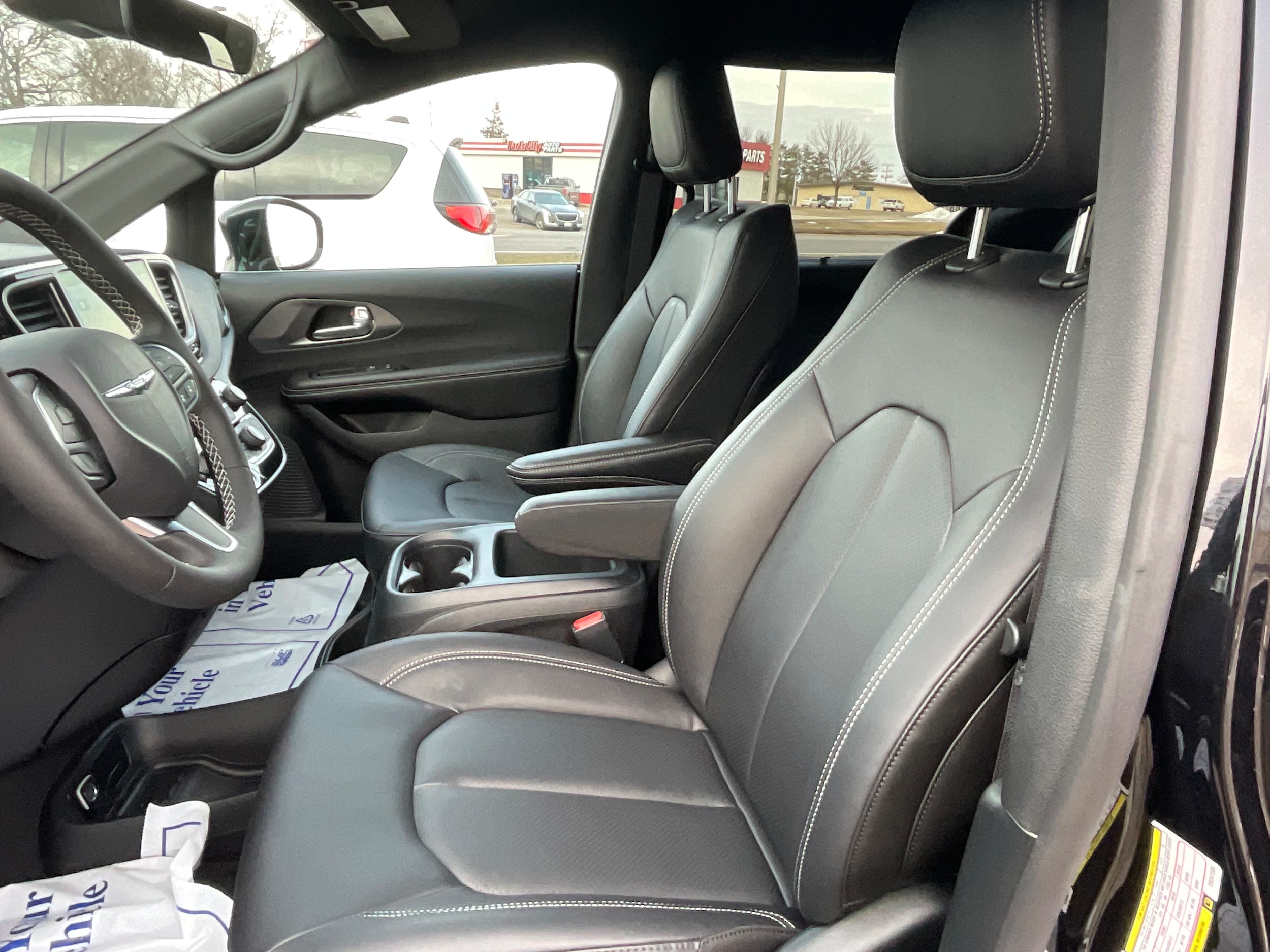 2026 Chrysler Voyager LX - Photo 14