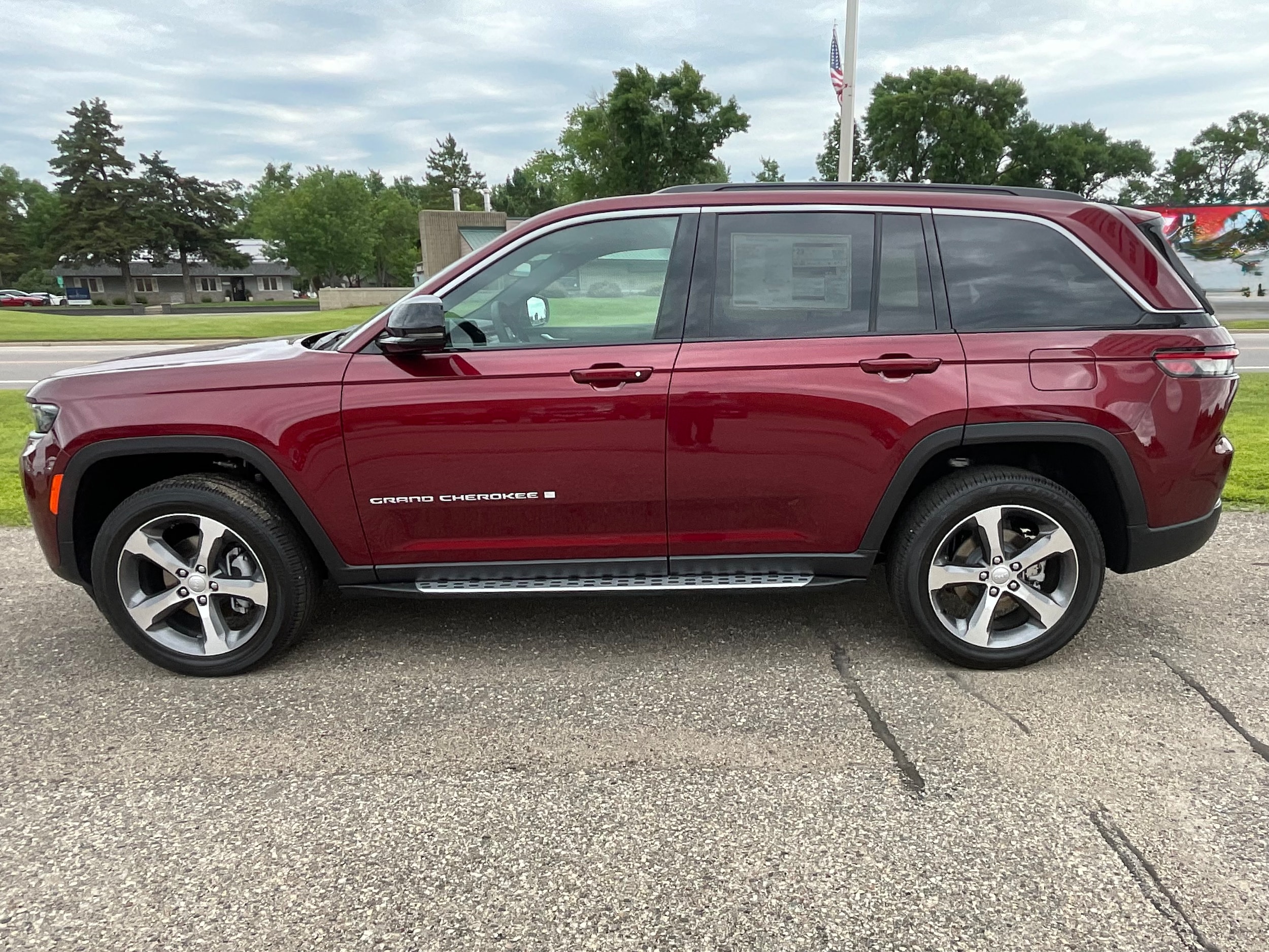 2026 Jeep Grand Cherokee Limited - Photo 2