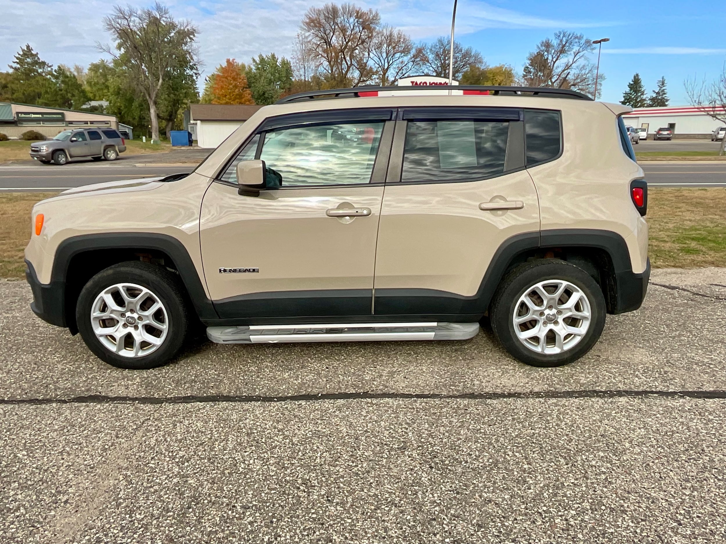 Used 2015 Jeep Renegade Latitude with VIN ZACCJBBT9FPC24707 for sale in Litchfield, Minnesota