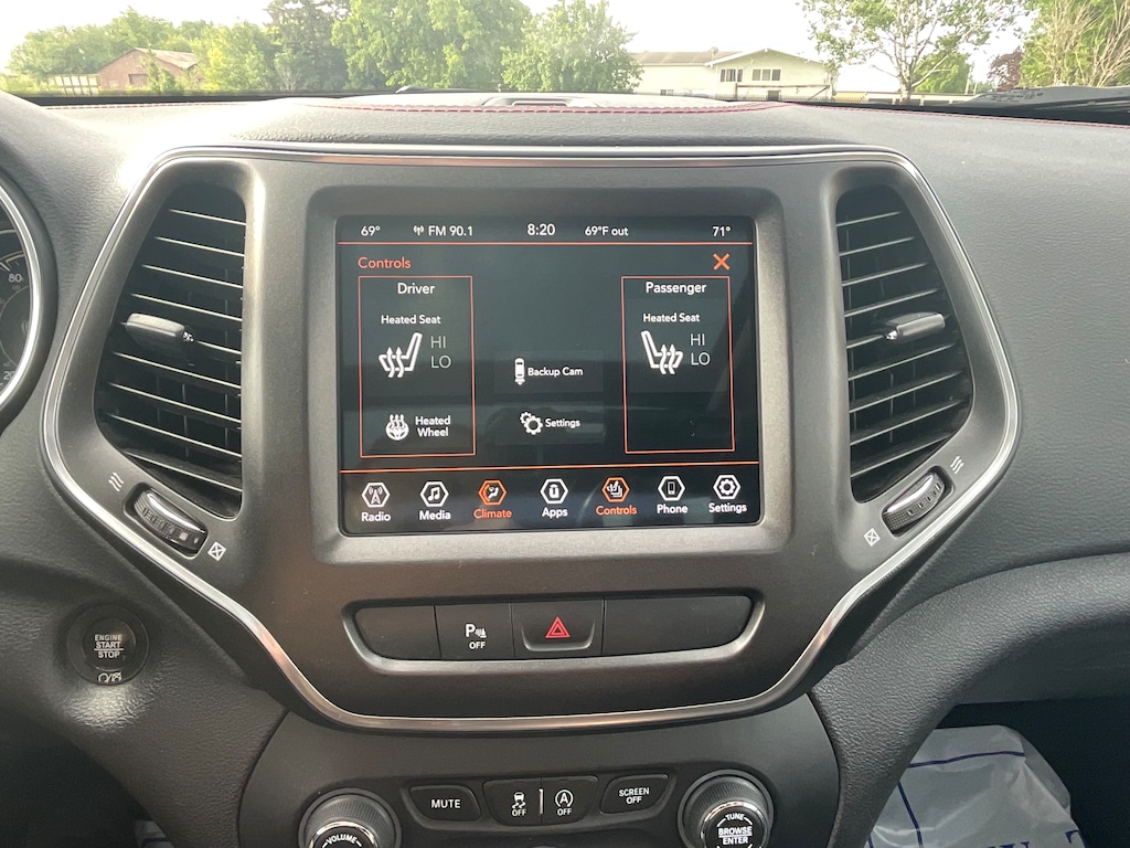 2020 Jeep Cherokee Trailhawk photo 3