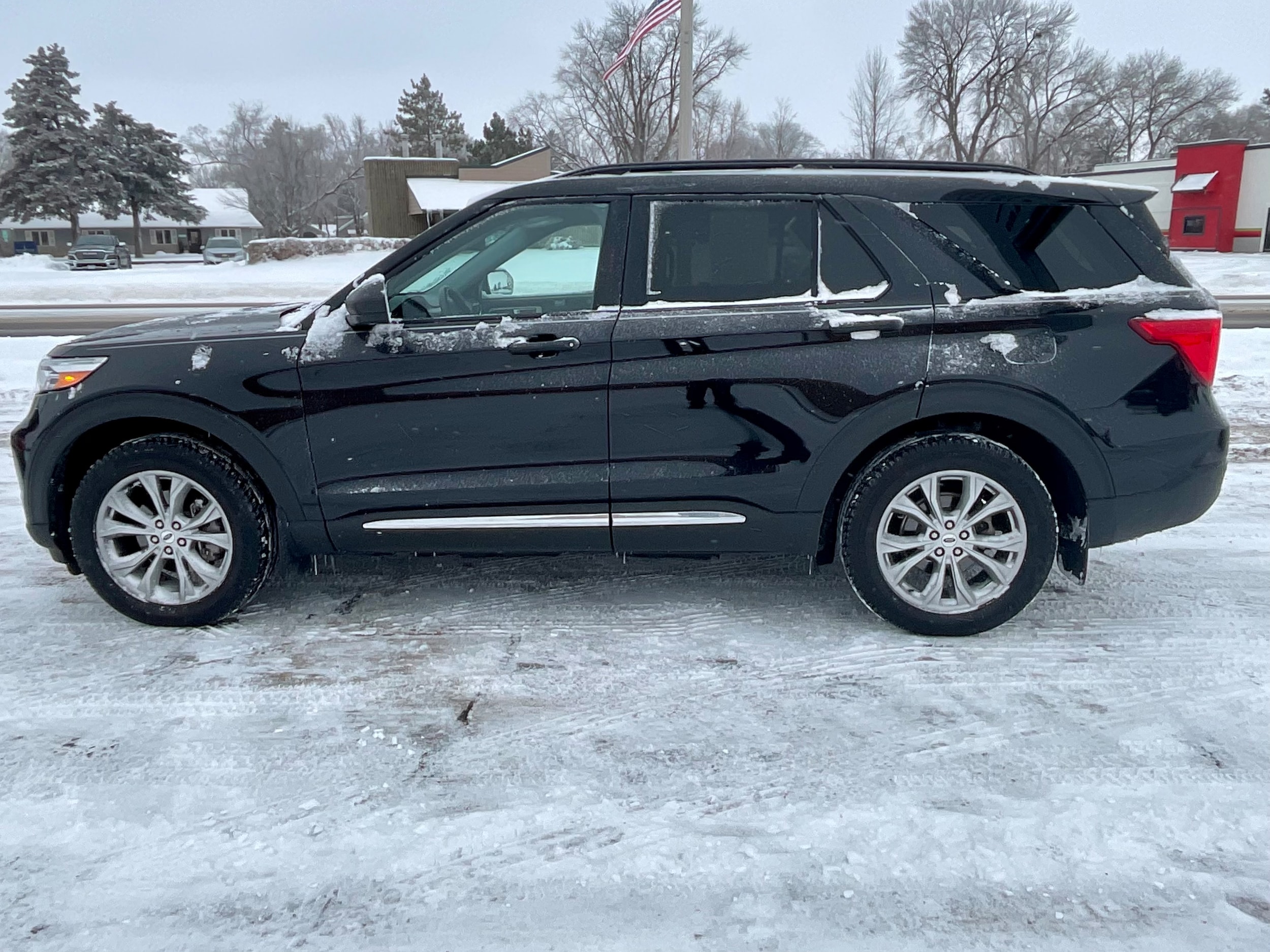 Used 2022 Ford Explorer XLT with VIN 1FMSK8DHXNGA36807 for sale in Litchfield, Minnesota