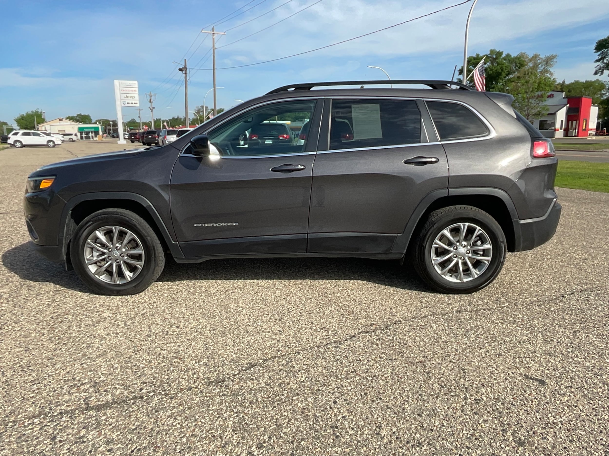 Used 2022 Jeep Cherokee Latitude Lux with VIN 1C4PJMMX4ND502200 for sale in Litchfield, Minnesota
