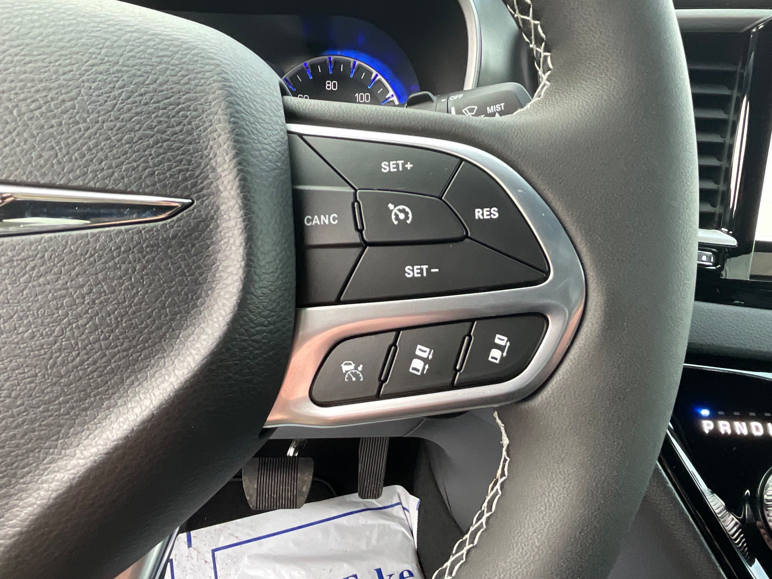 2026 Chrysler Voyager LX - Photo 8