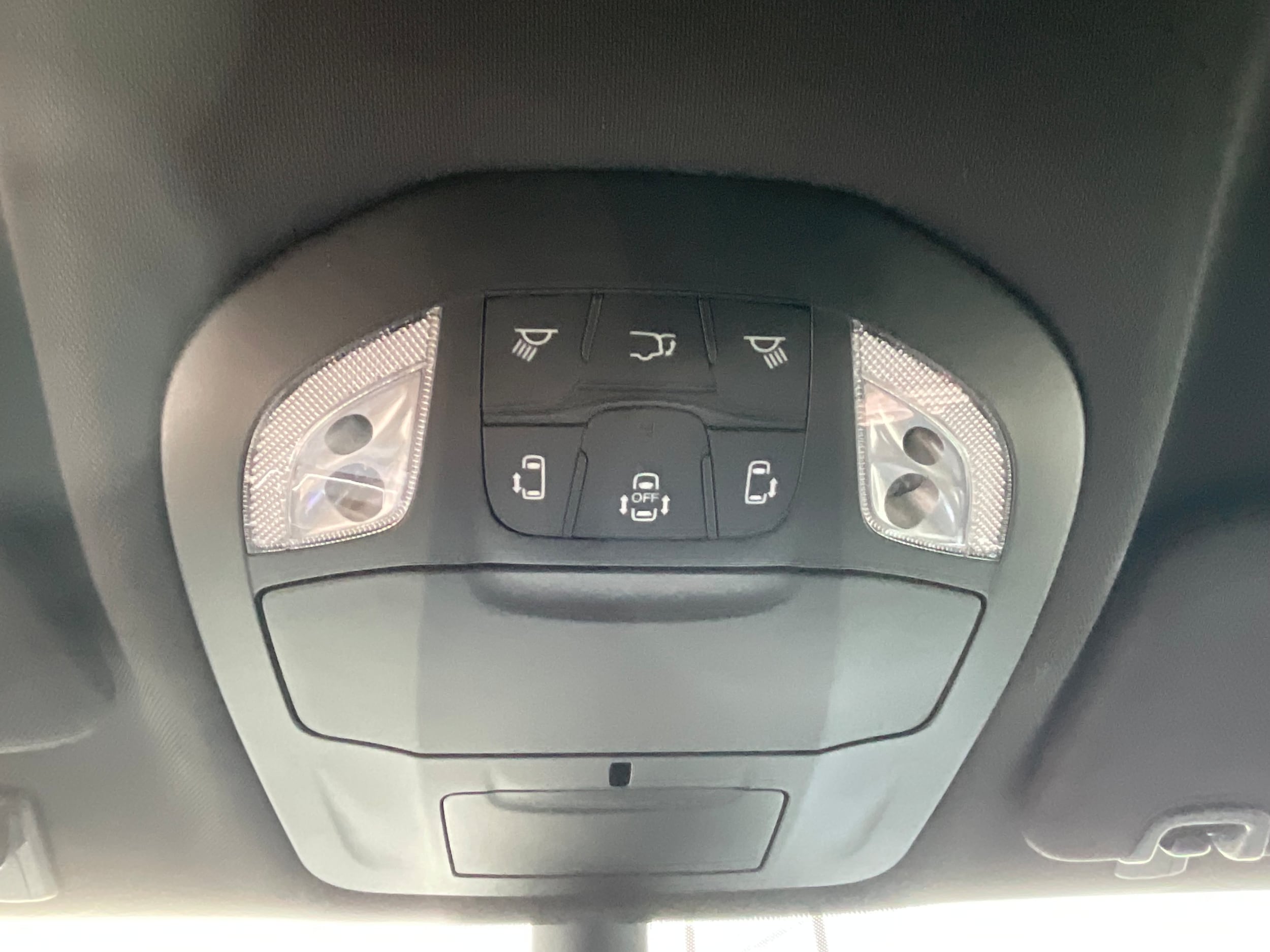 2026 Chrysler Voyager LX - Photo 18