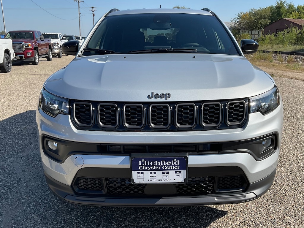 2026 Jeep Compass Latitude Altitude photo 2
