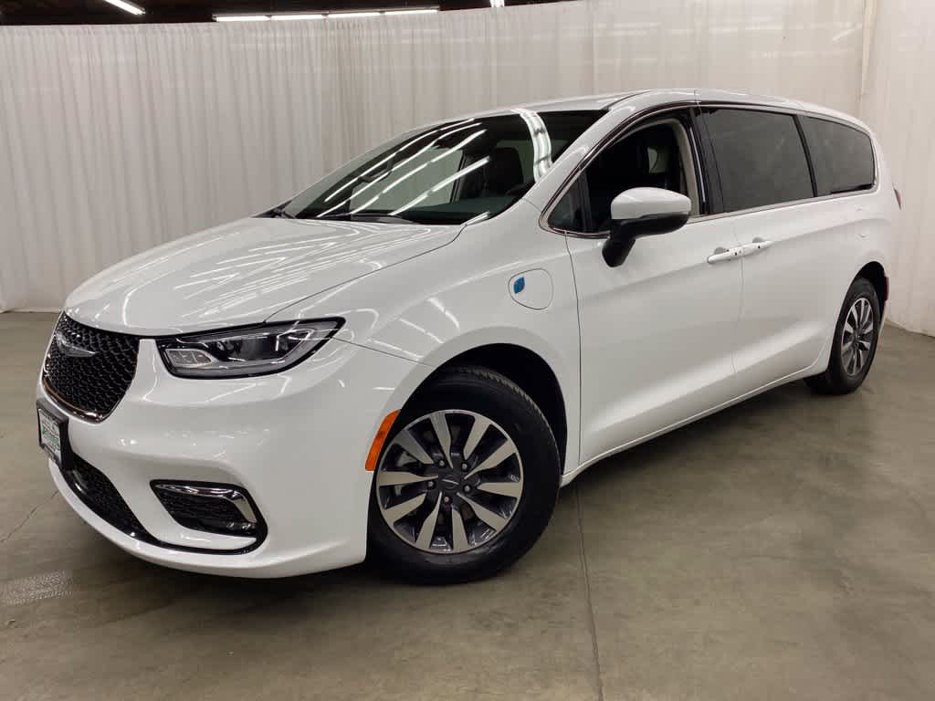 2023 Chrysler Pacifica Hybrid Touring L